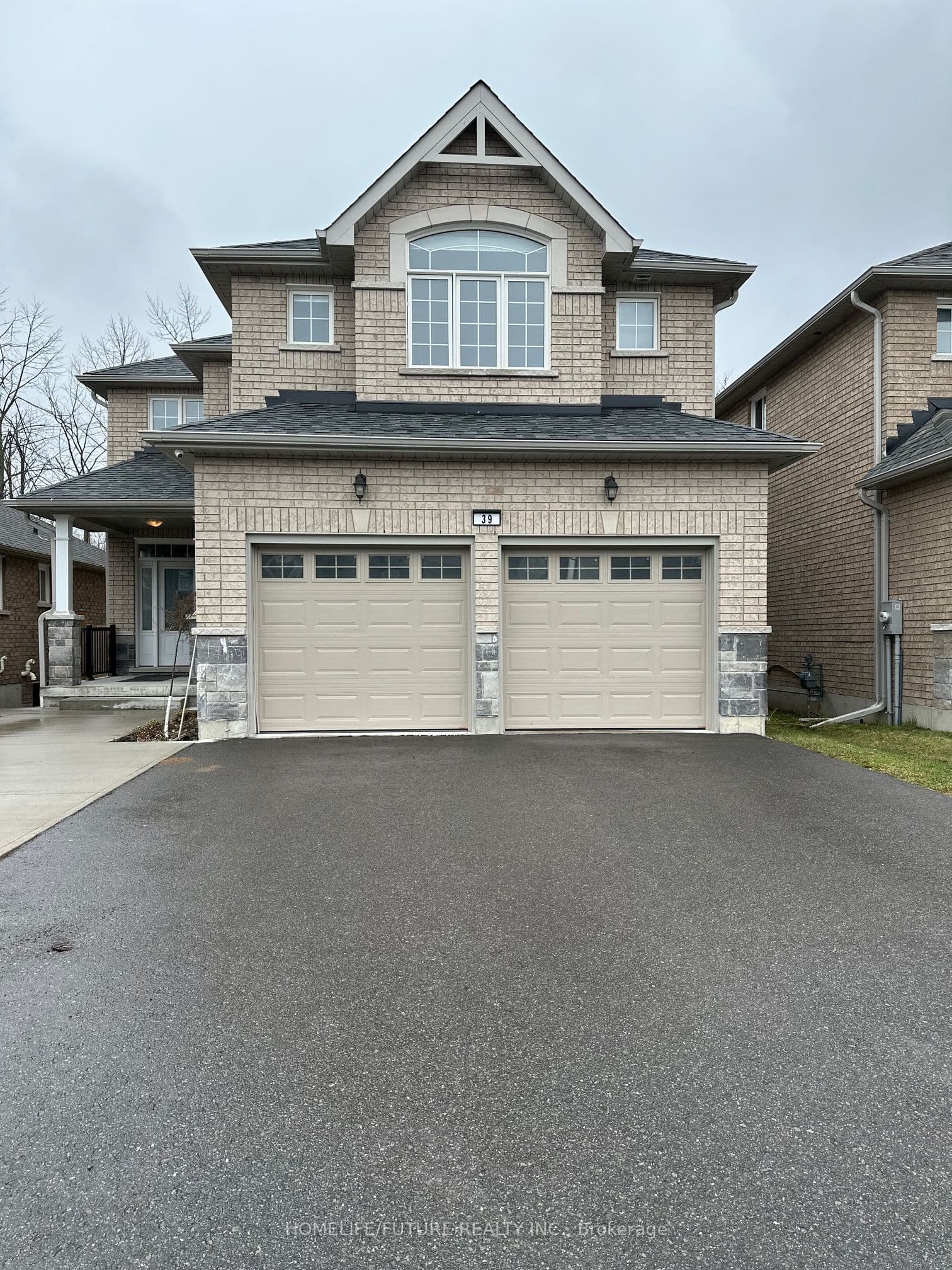 39 Summer Lane photo 1