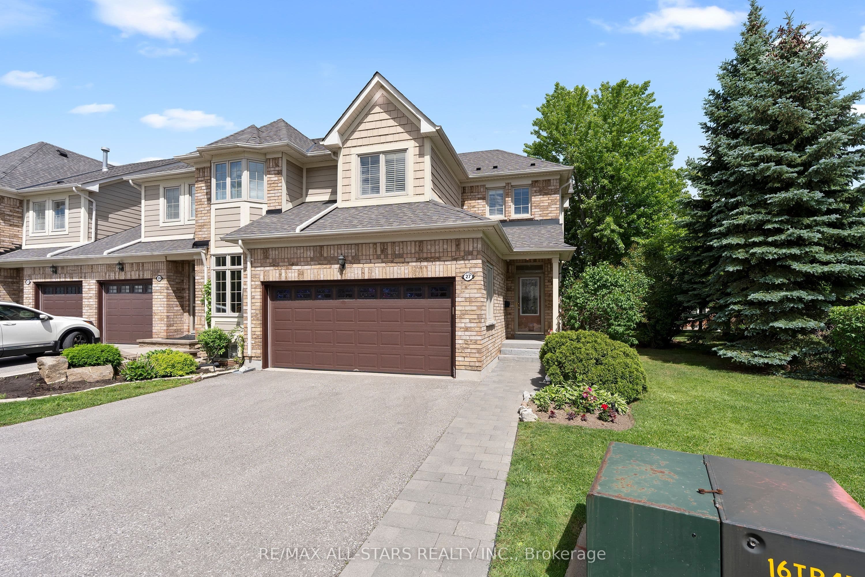 27 Wave Hill Way photo 1