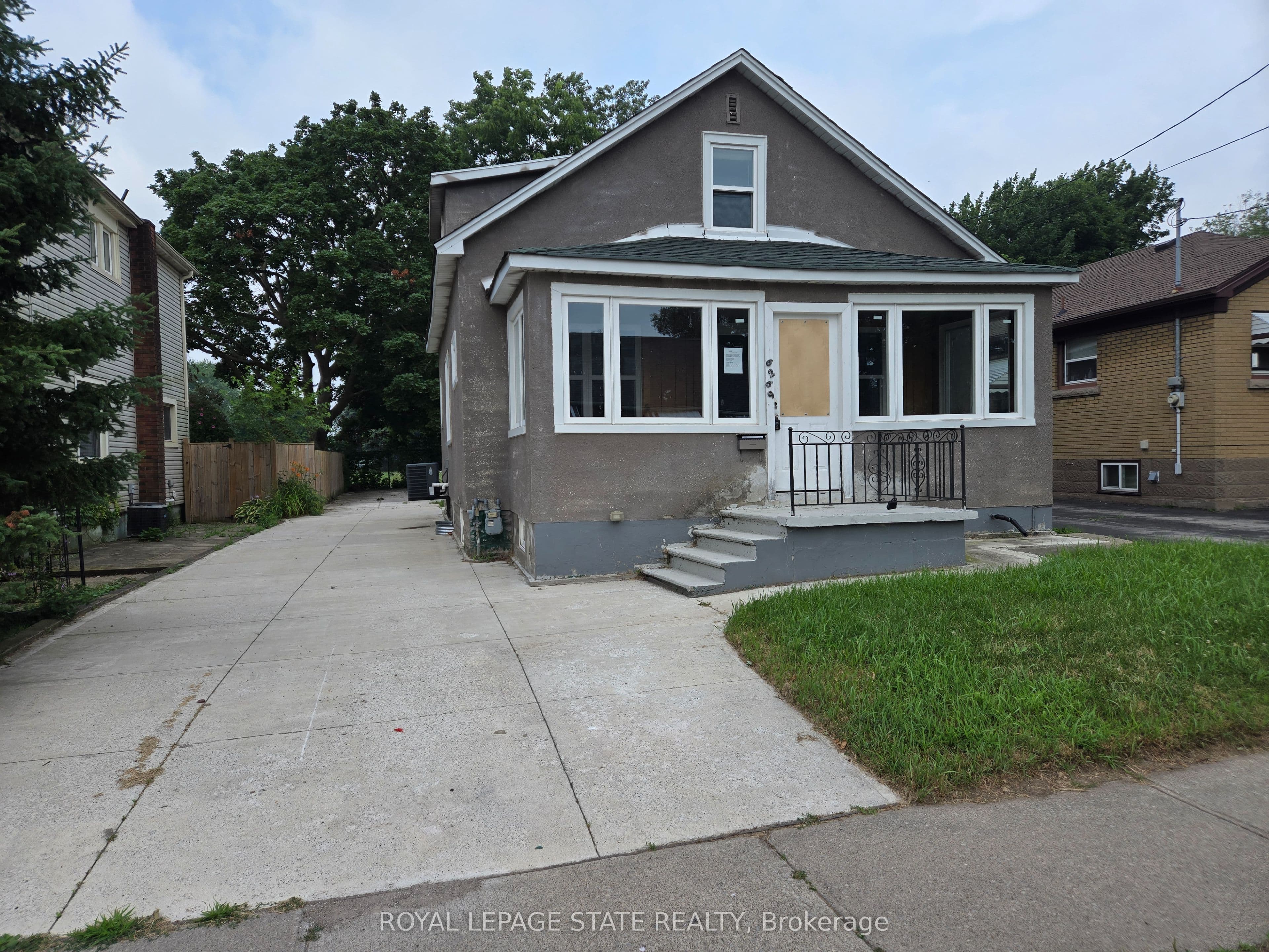 6269 Franklin Avenue photo 1