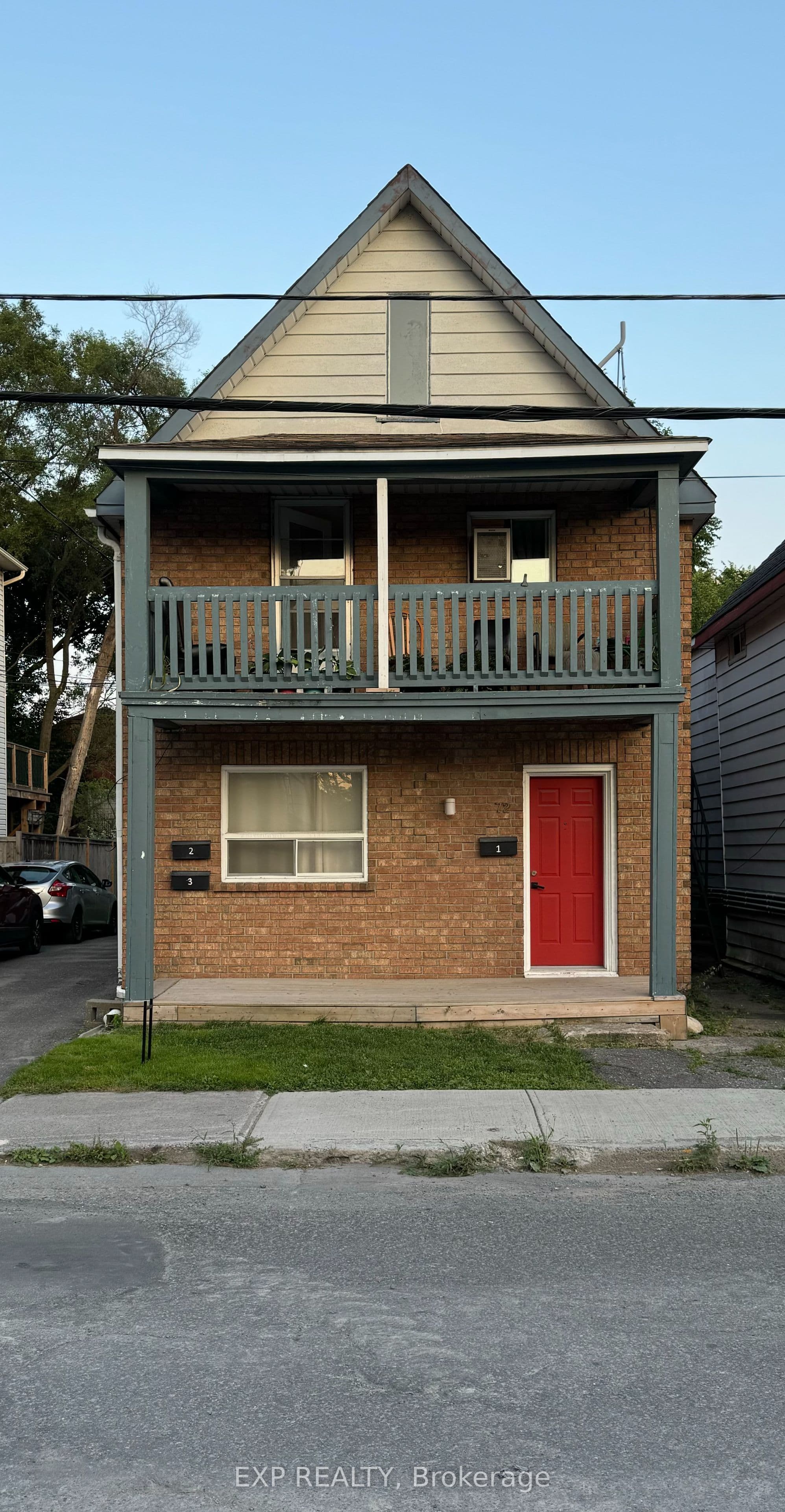 Unit 3 72 BARRETTE Street photo 1