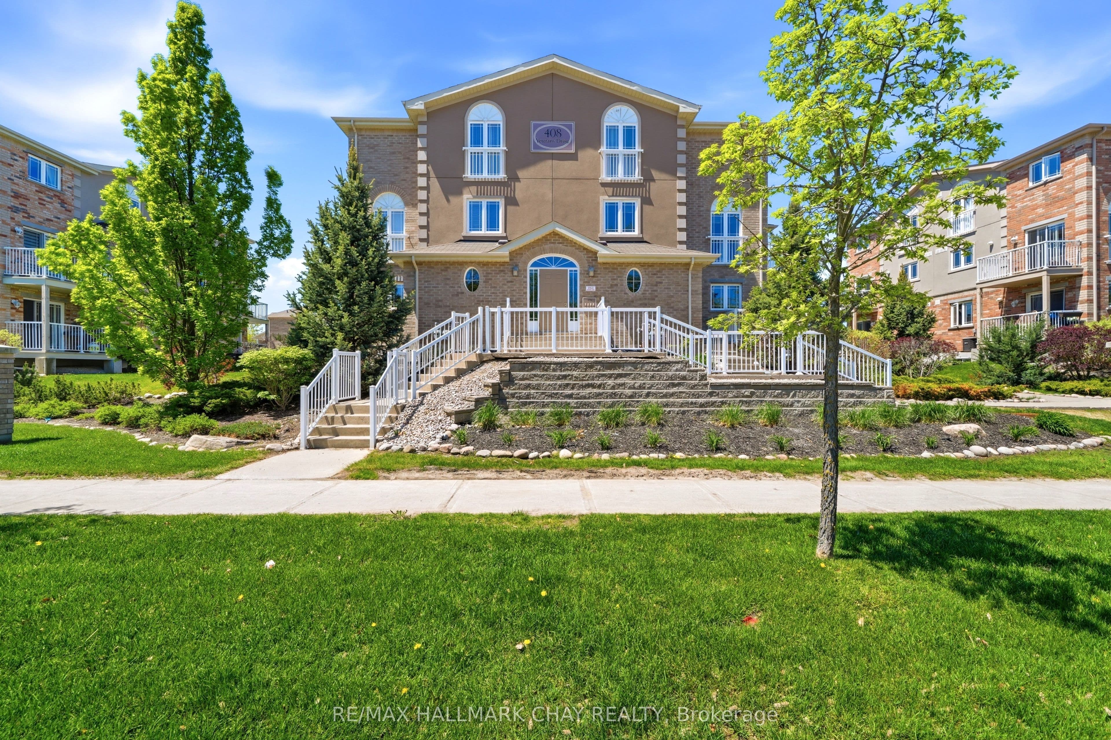 Unit 1 408 Veterans Drive photo 1