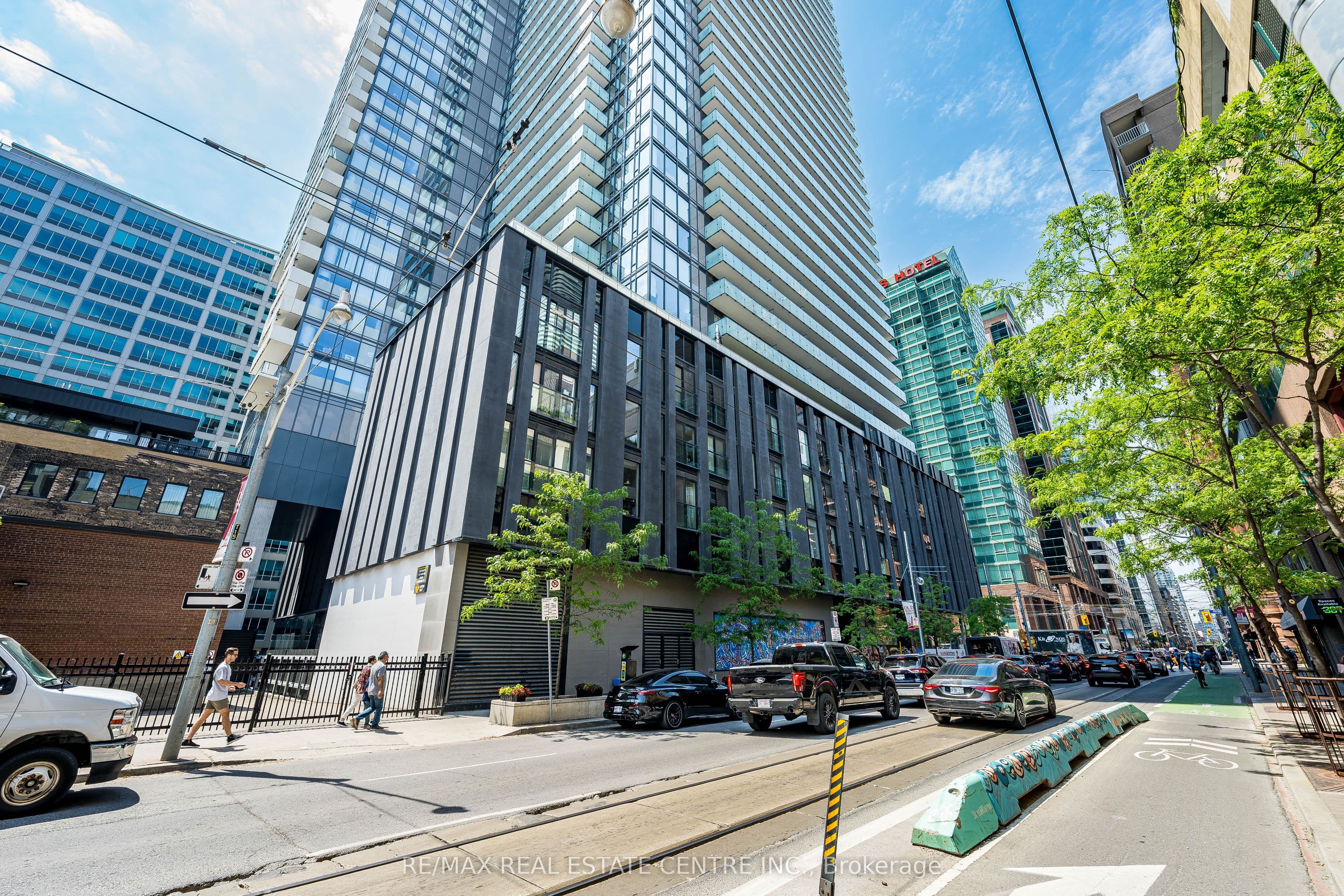 Unit 312 25 Richmond Street photo 1