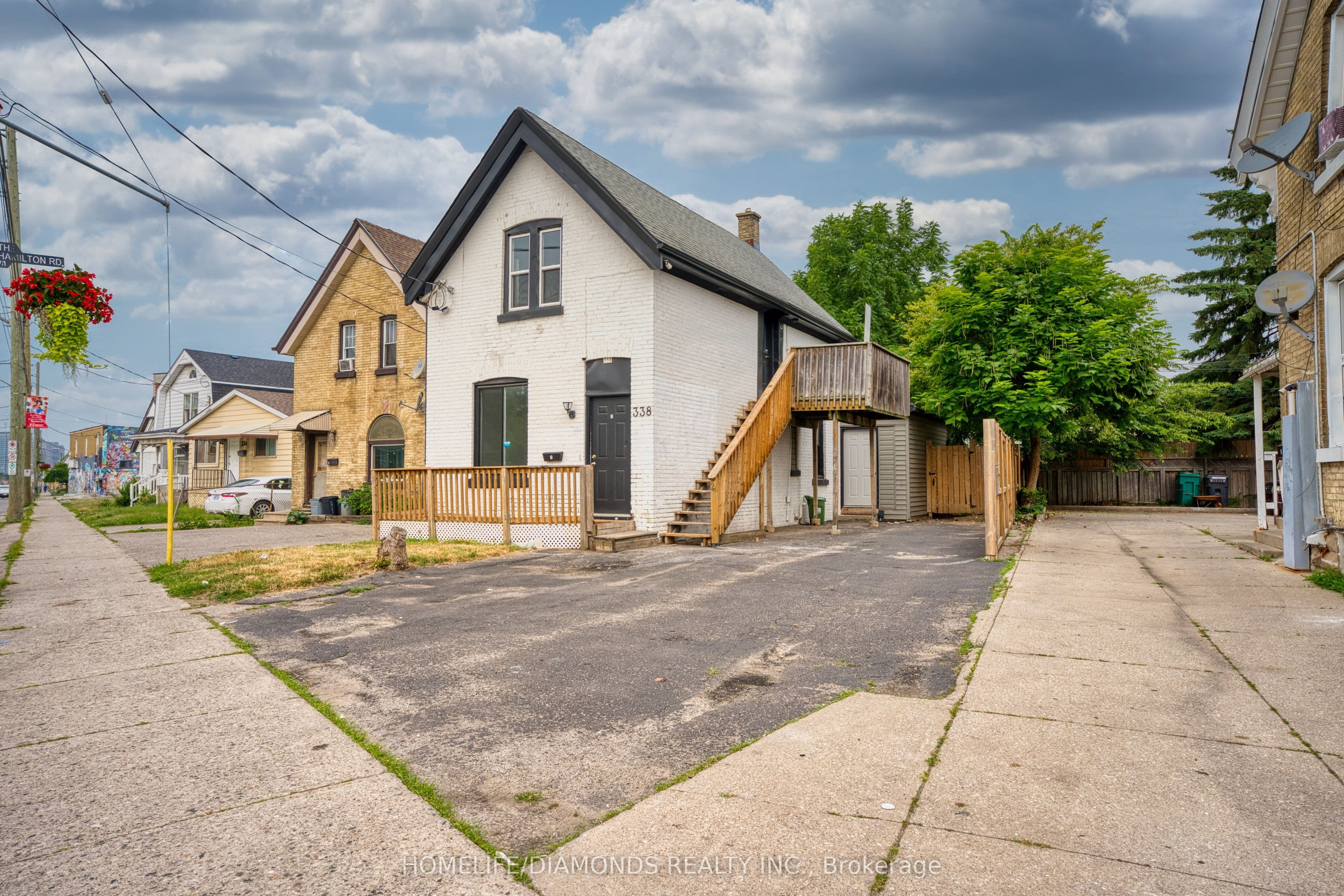 338 HAMILTON Road photo 1