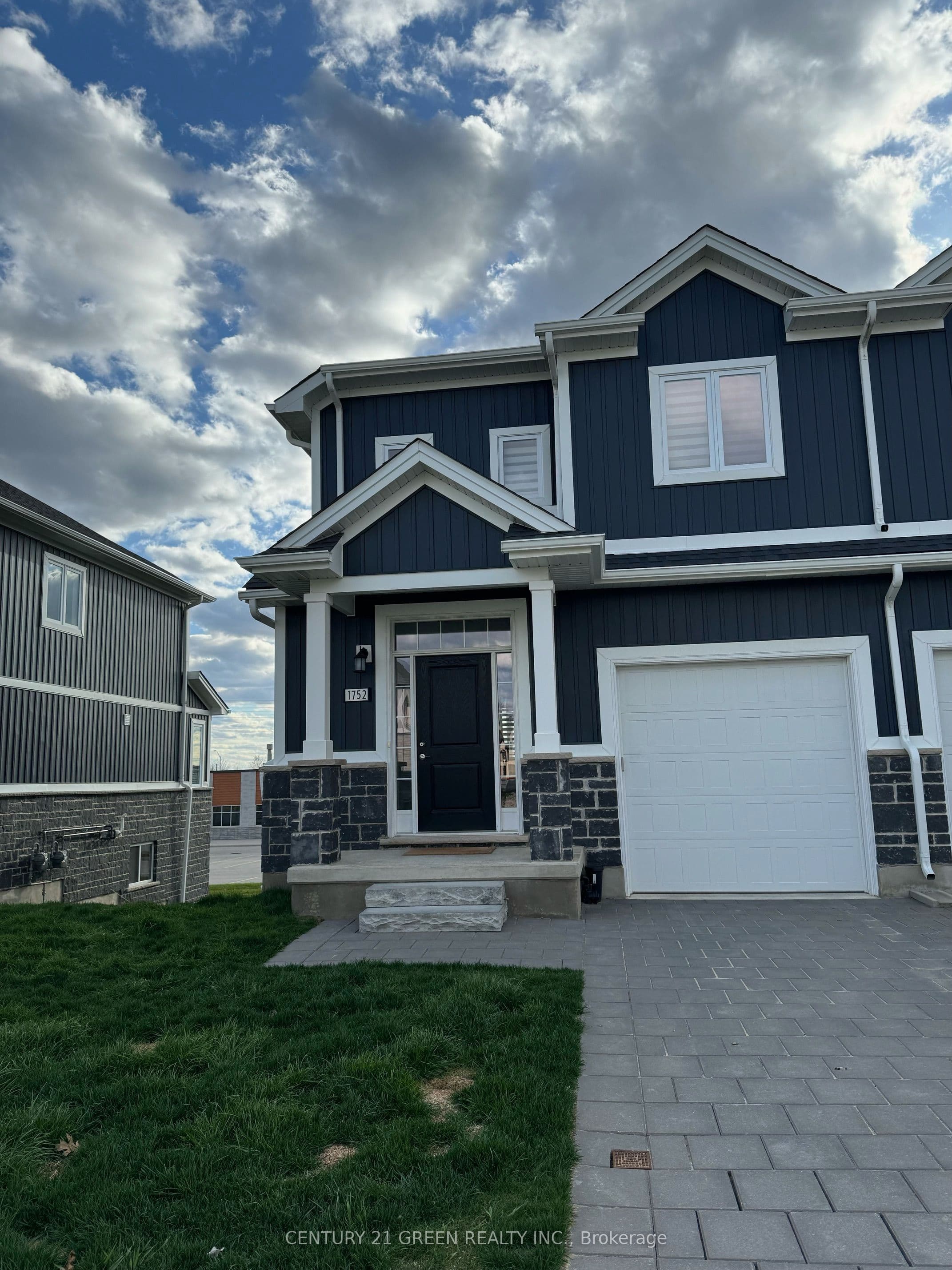 1756 Finley Crescent photo 1