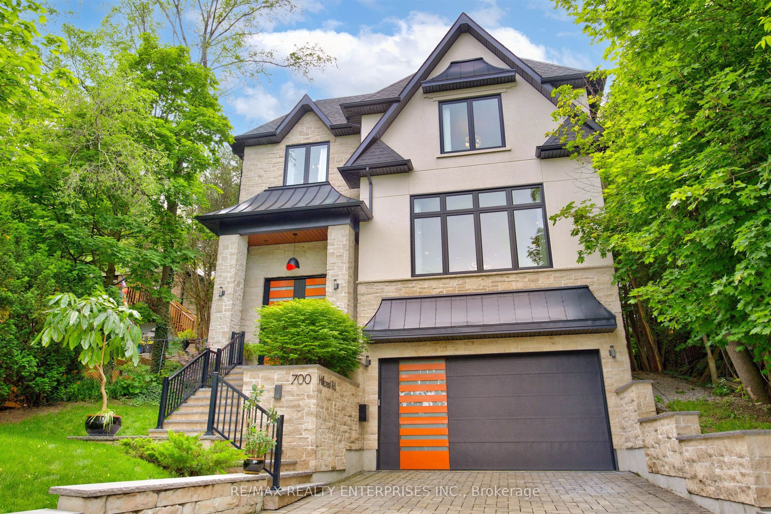 700 Hillcrest Road photo 1