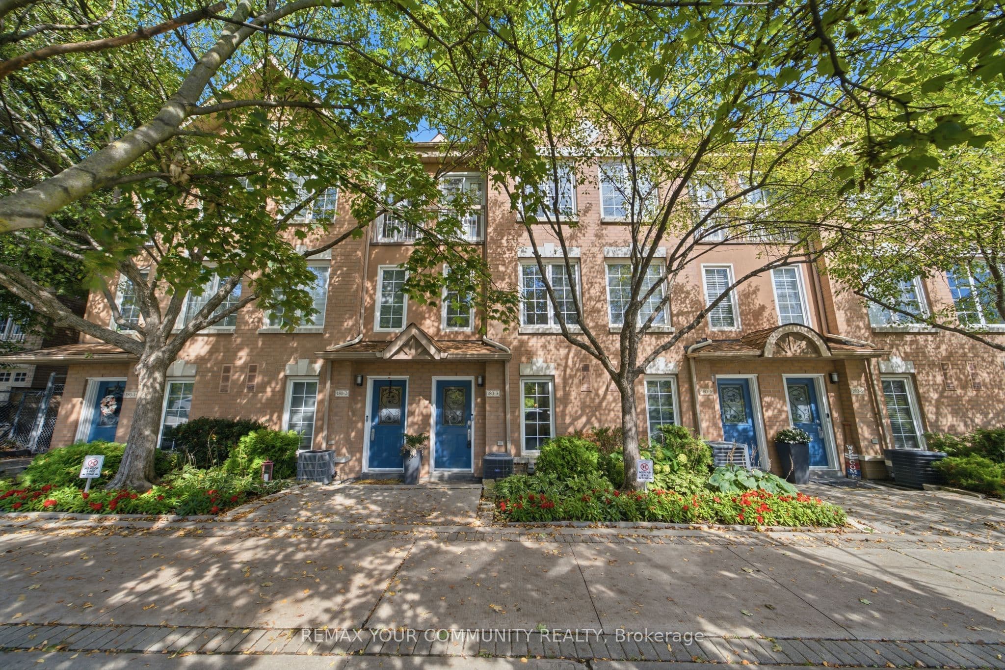 Unit 3 180 Manitoba Street photo 1