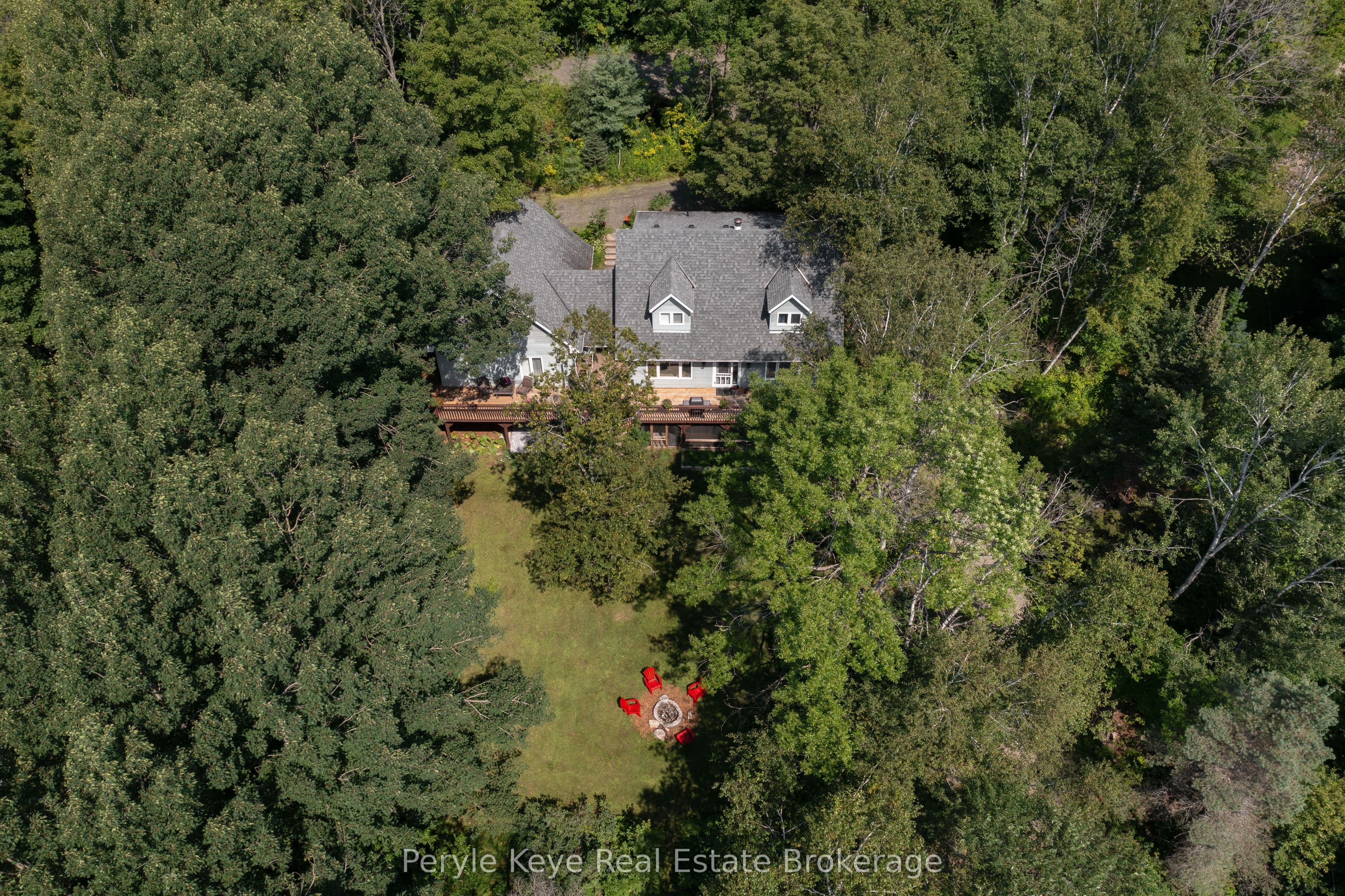 1042 Hillside Crescent photo 1