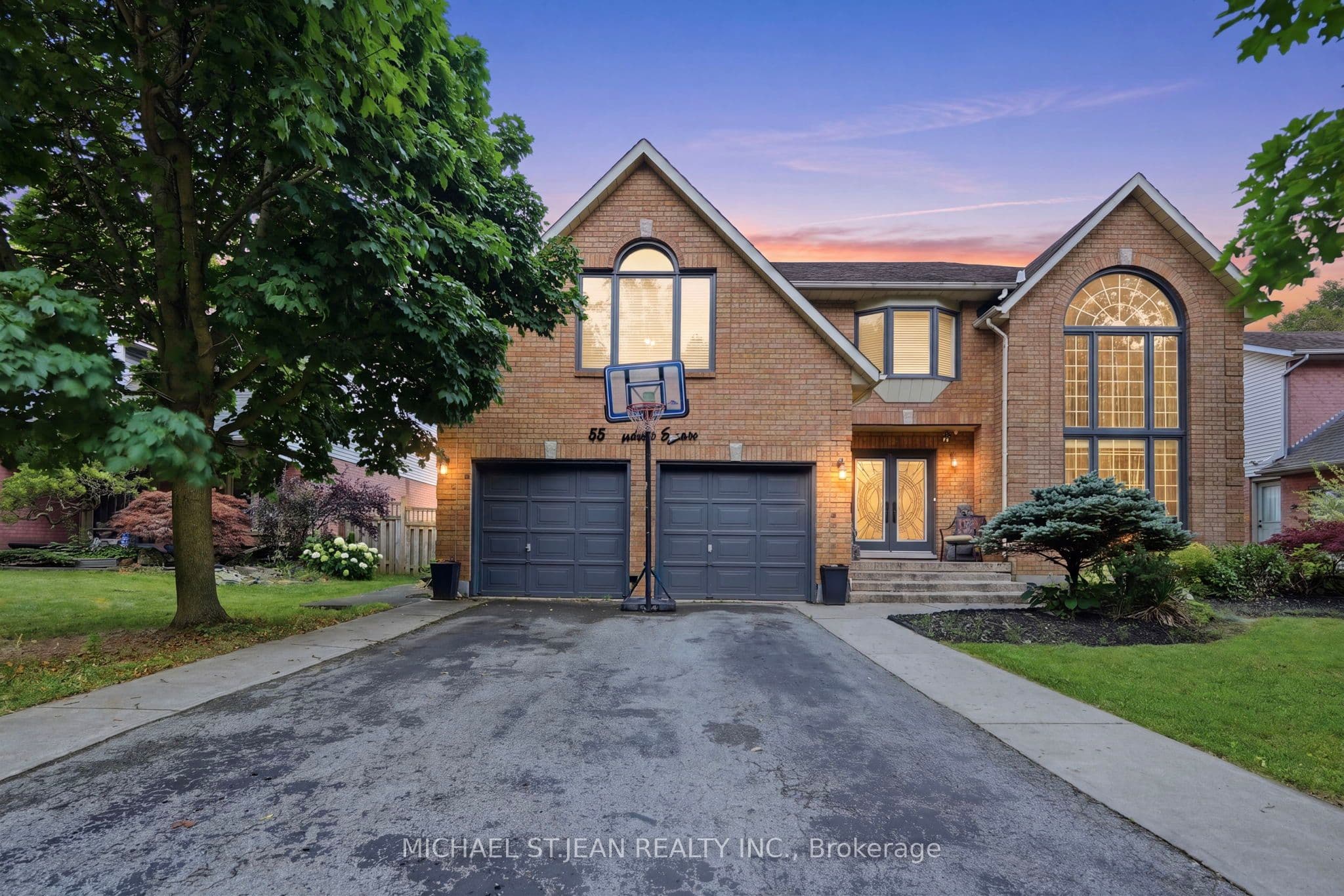 55 Woodside Square photo 1