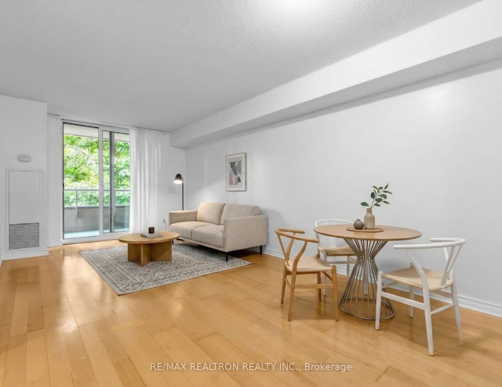Unit 211 61 Town Centre Court photo 1
