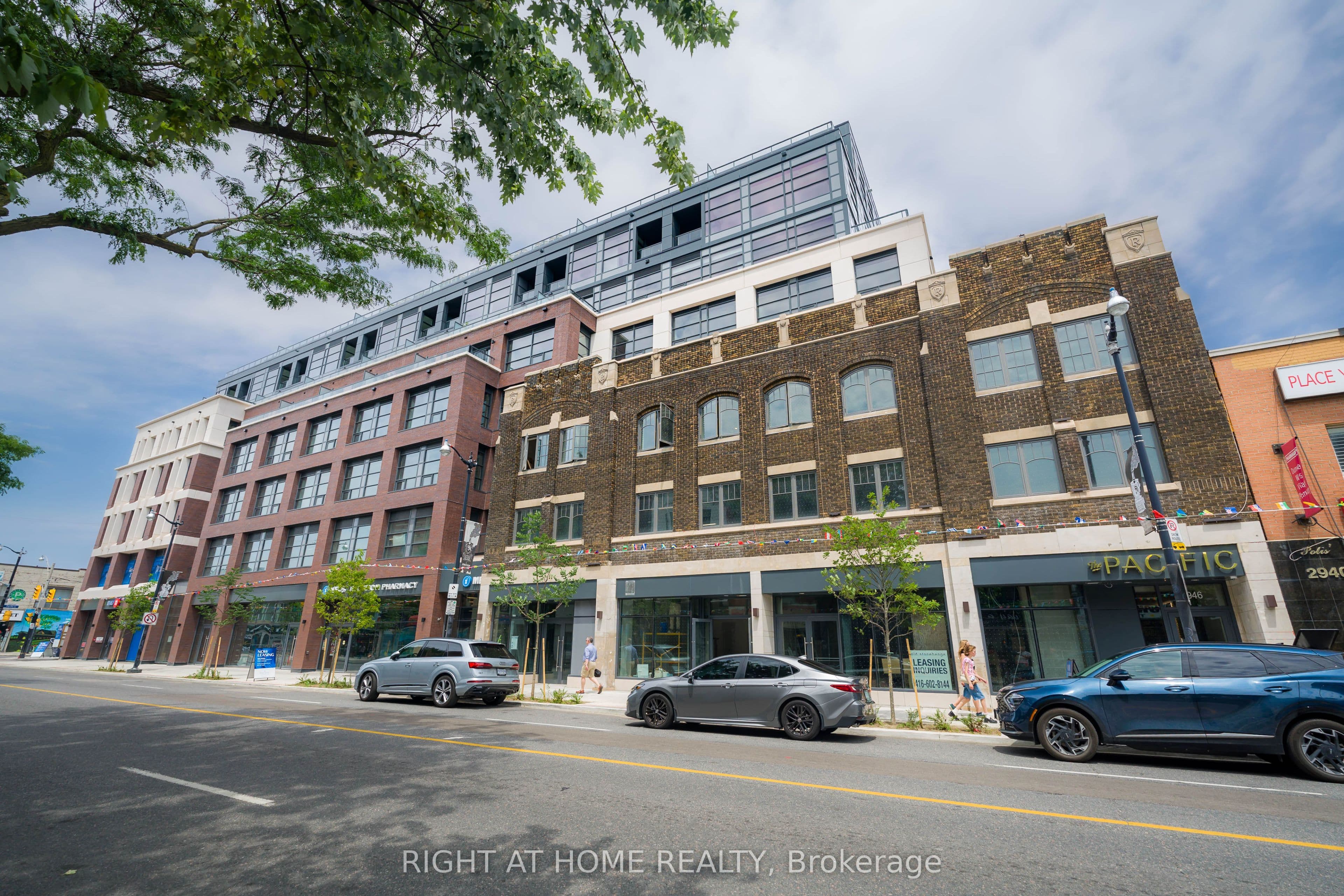 Unit 618 2946 Dundas Street photo 1