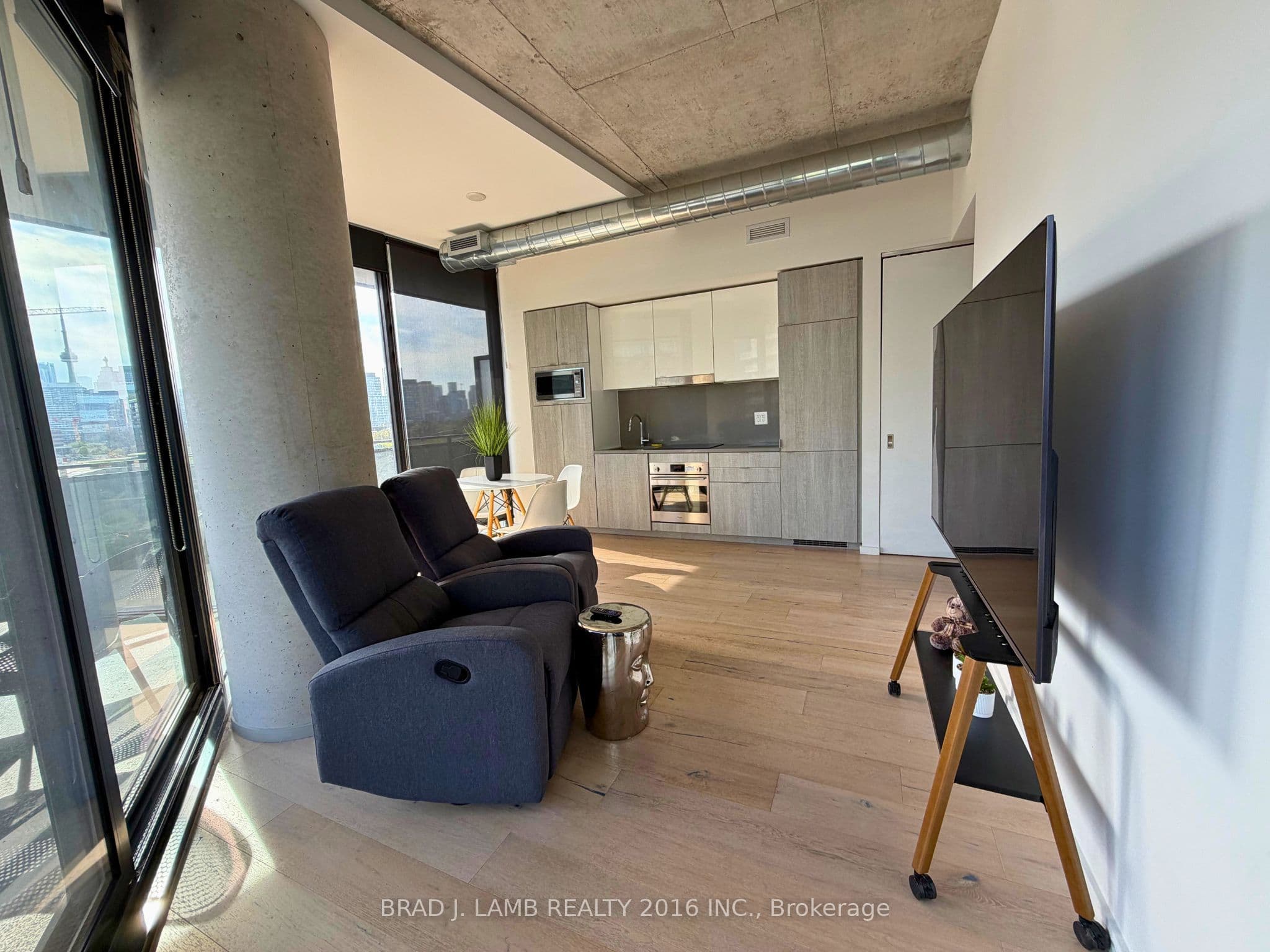Unit 604 21 Lawren Harris Square photo 1
