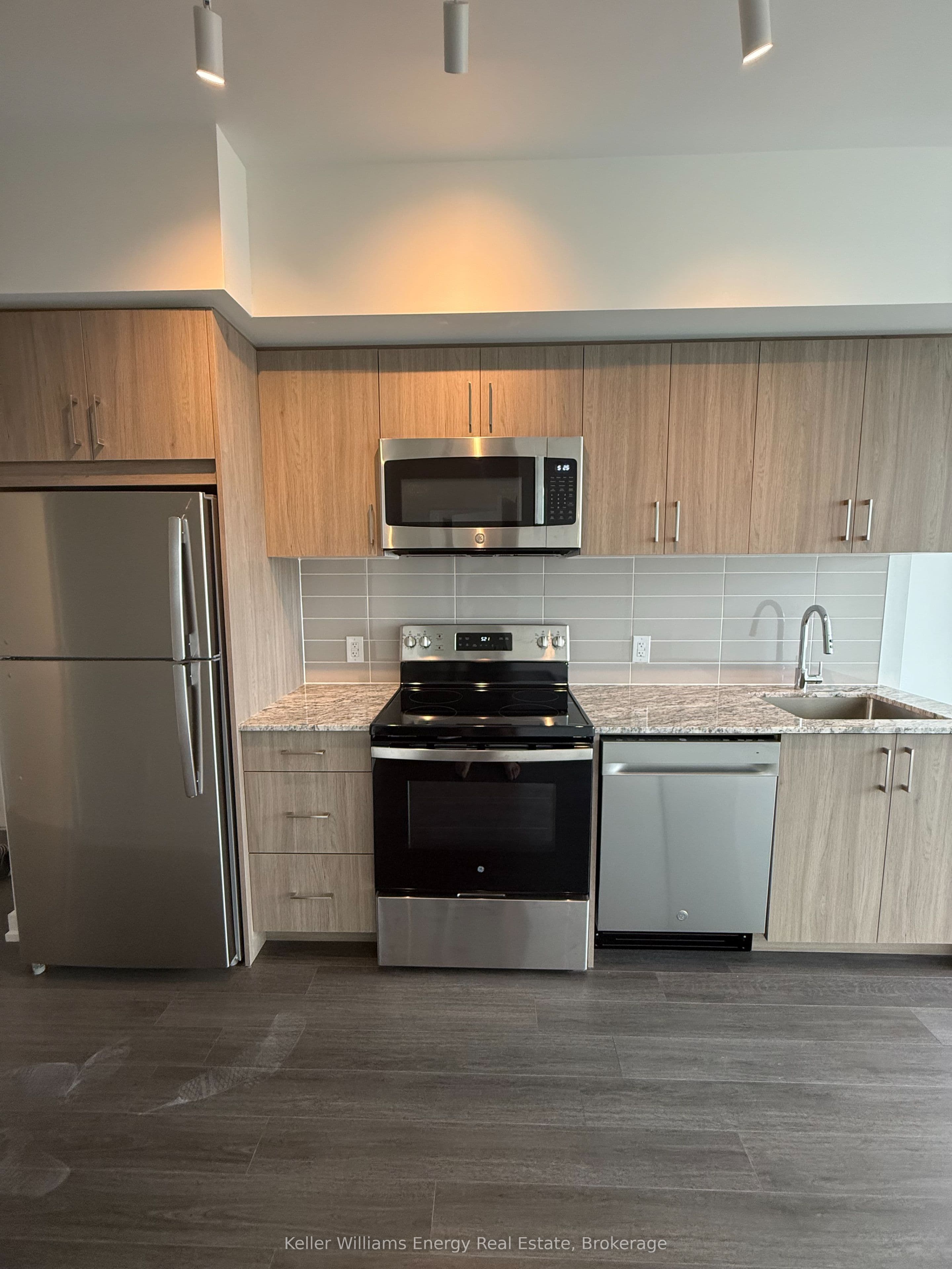 Unit 713 4010 Eglinton Avenue photo 1