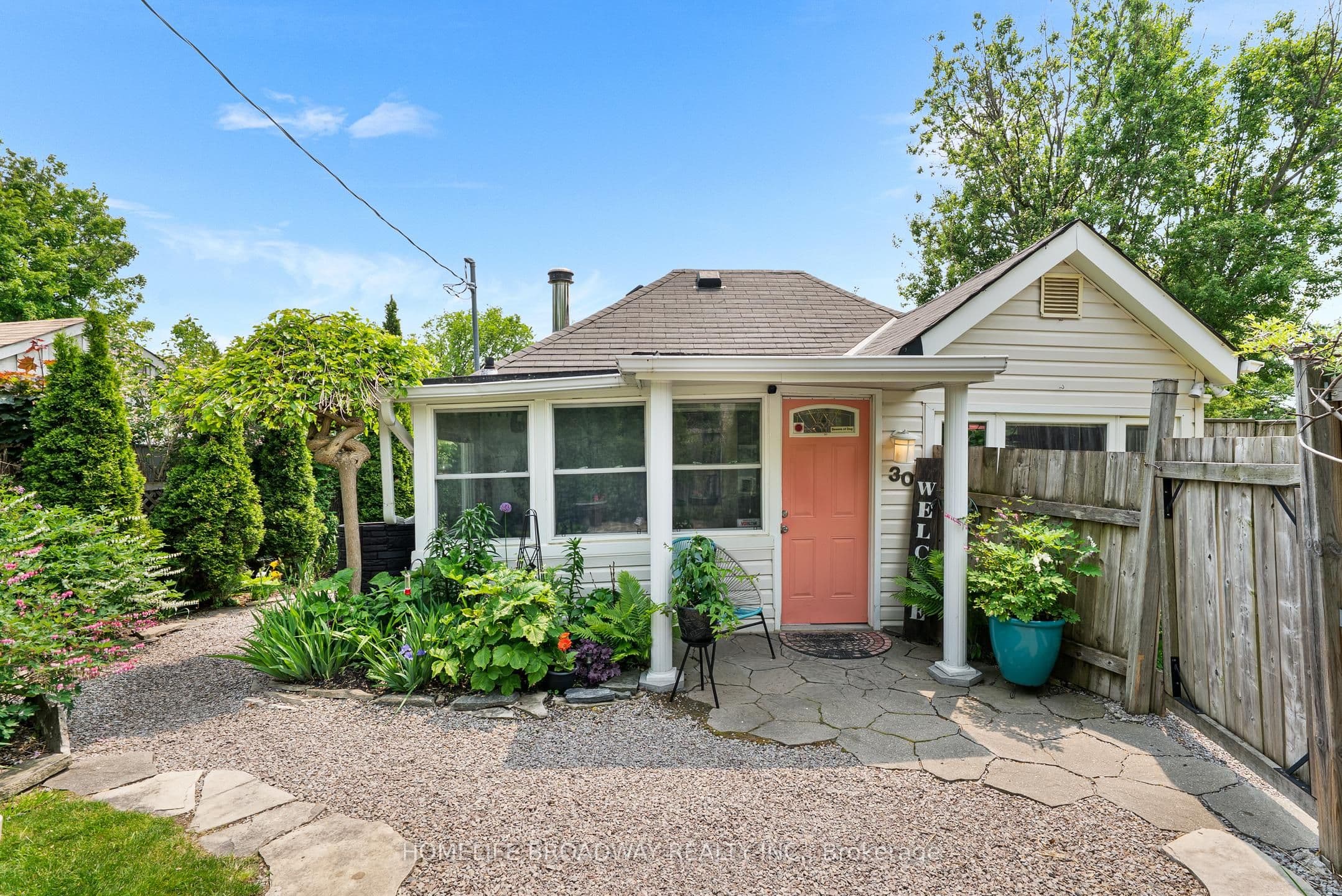 30 Parkhill Drive photo 1