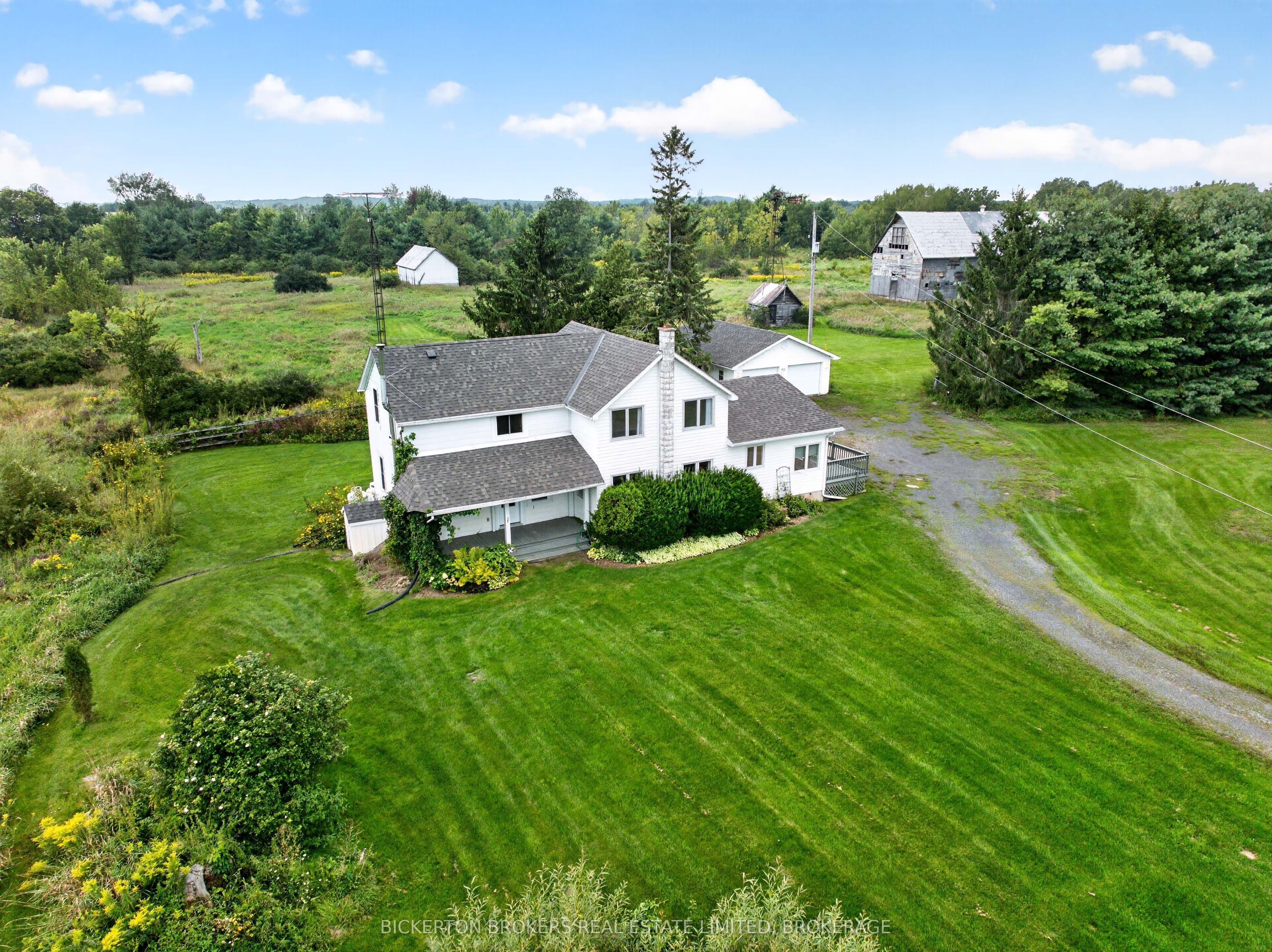 852 Kyes Road photo 1