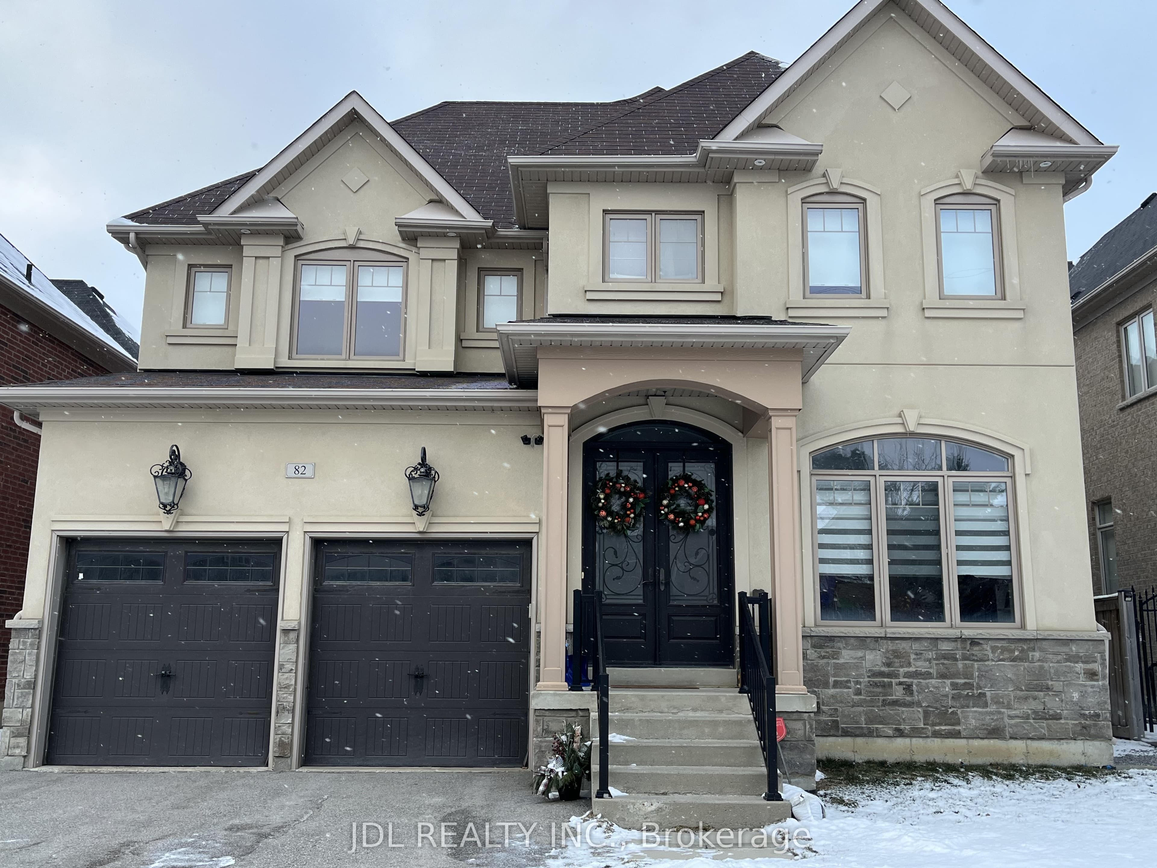 82 Puccini Drive photo 1