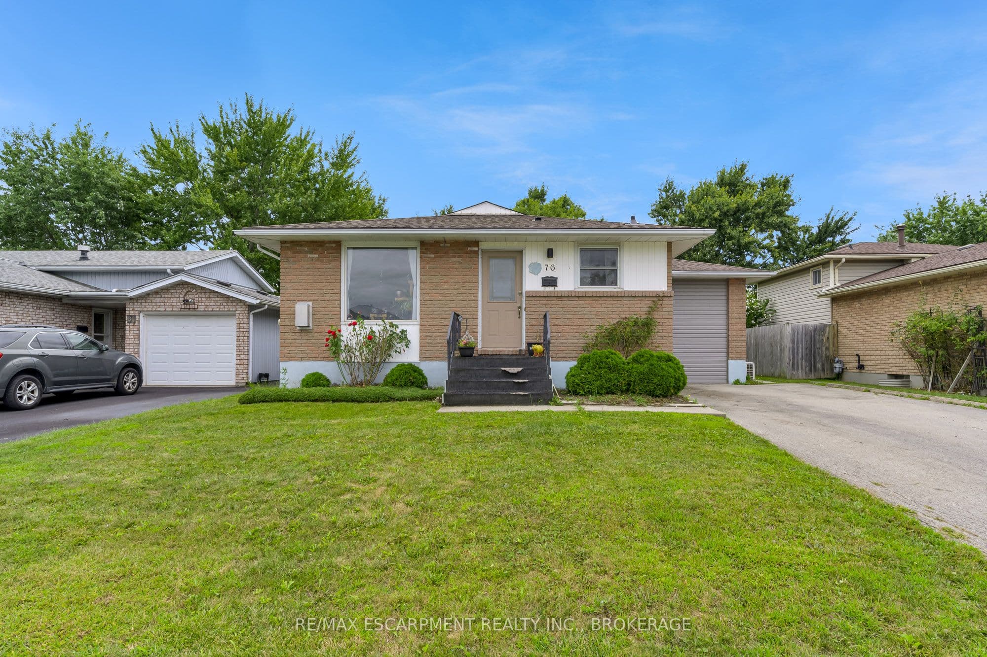 76 Marc Boulevard photo 1