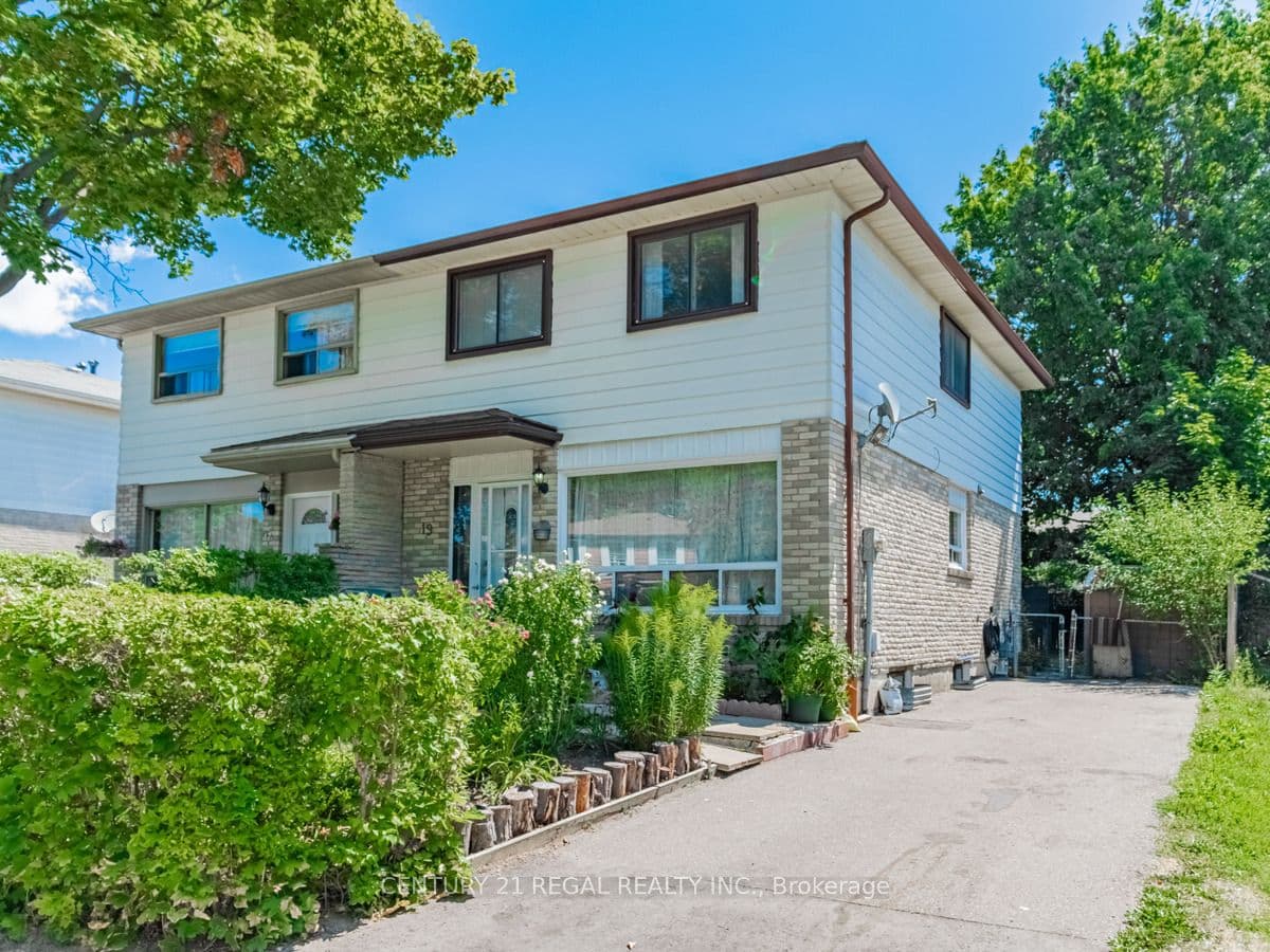 19 Carberry Crescent photo 1