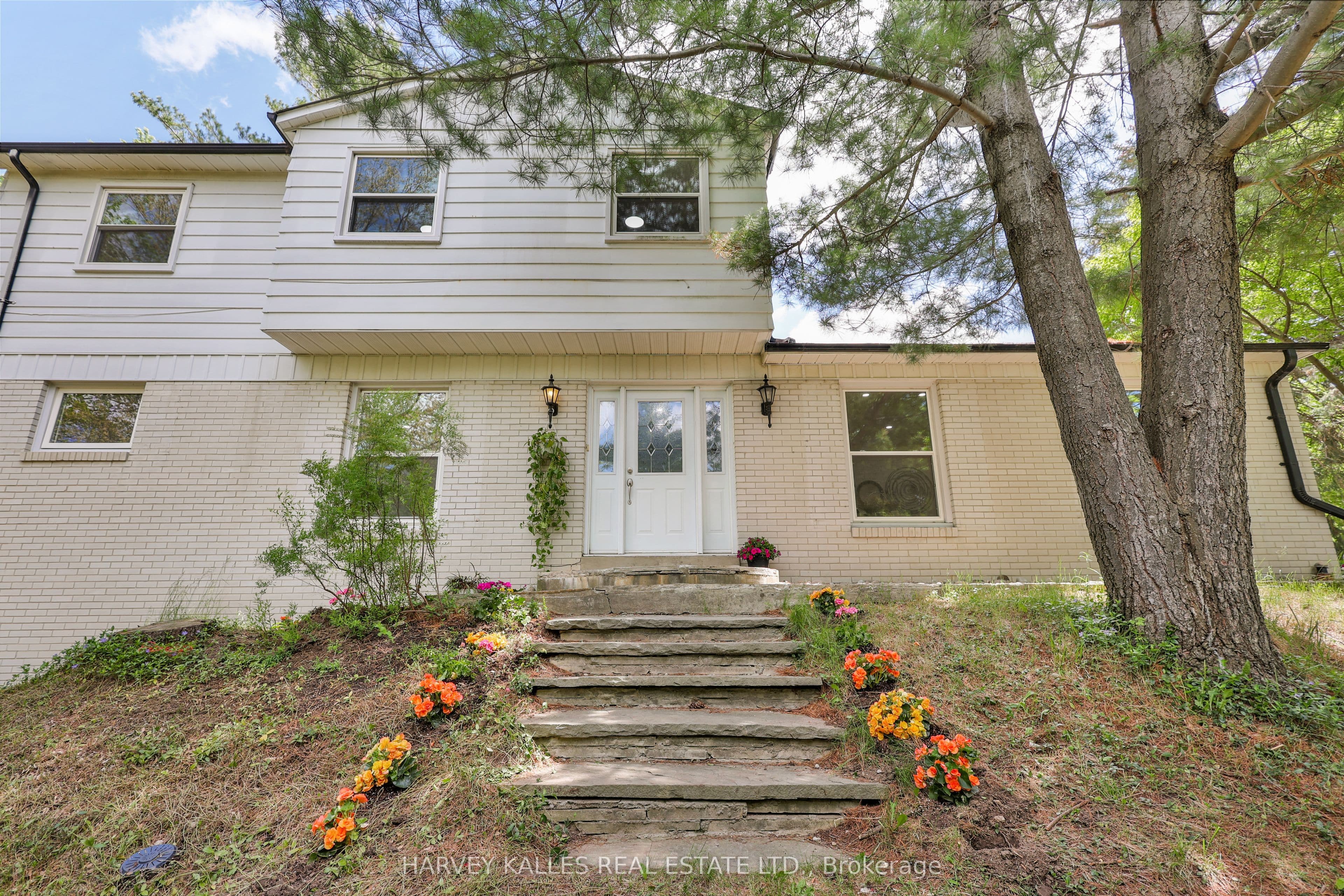 62 Aberfeldy Crescent photo 1