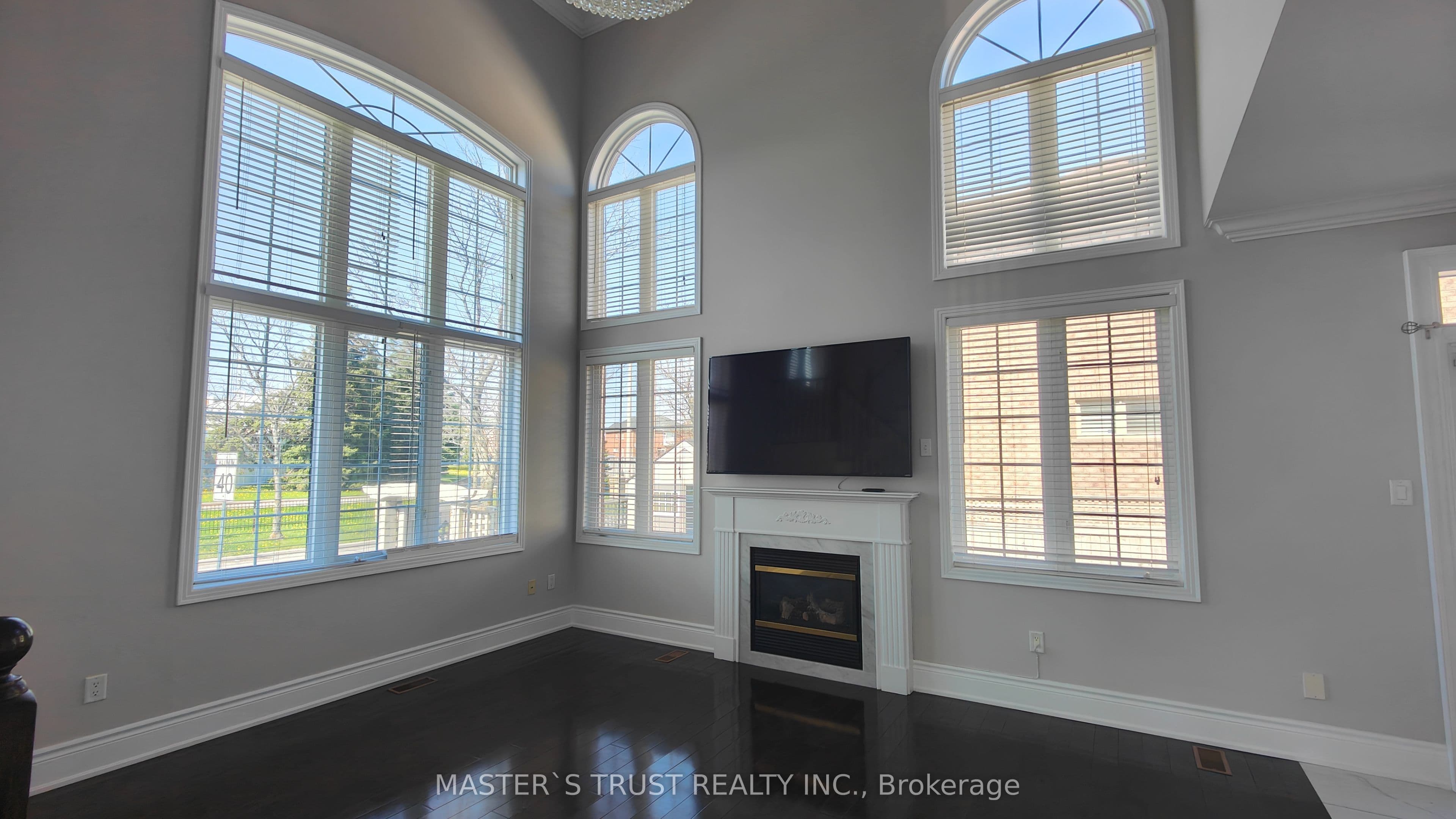 66 Starhill Crescent photo 1
