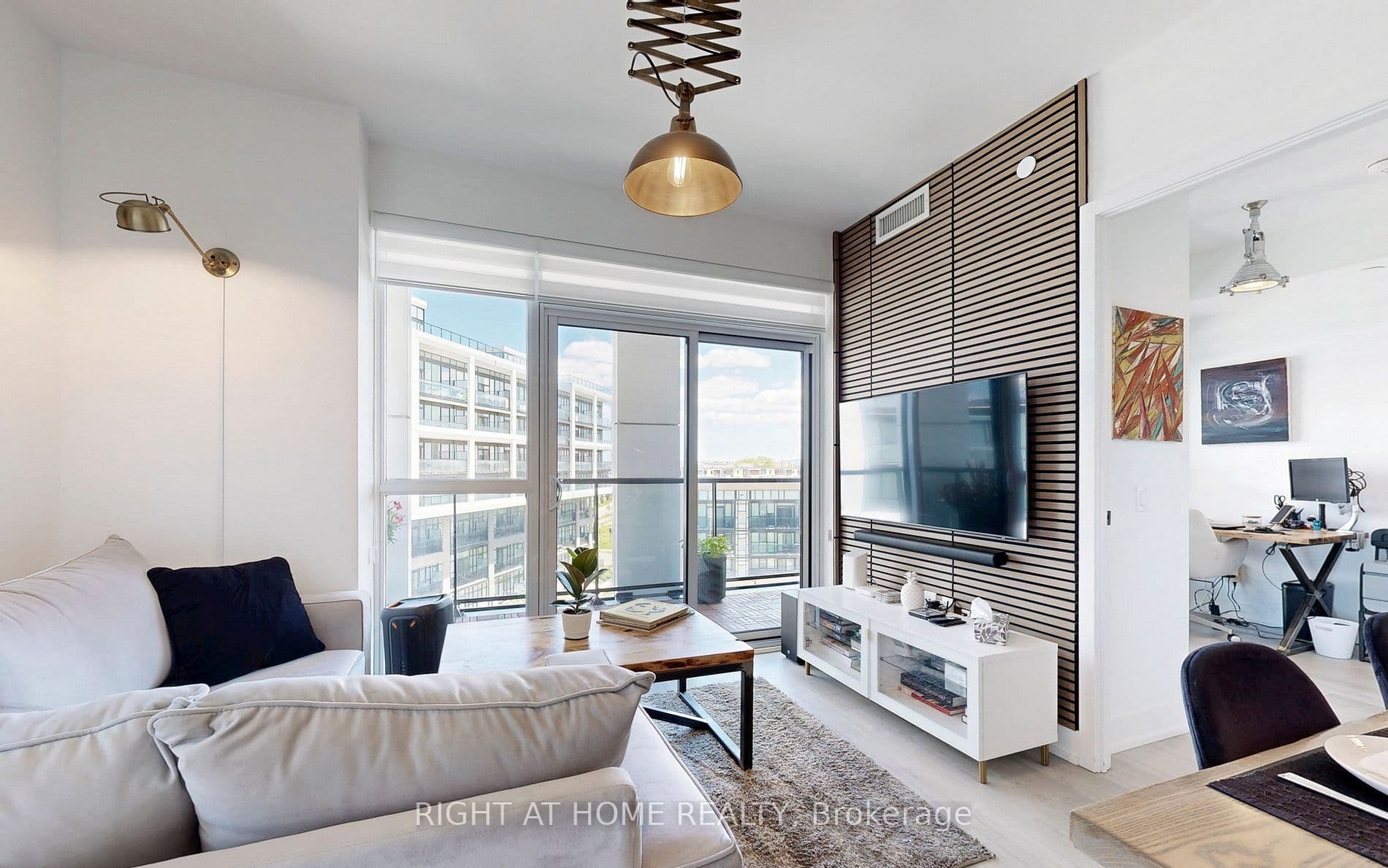 Unit 507 50 George Butchart Drive photo 1