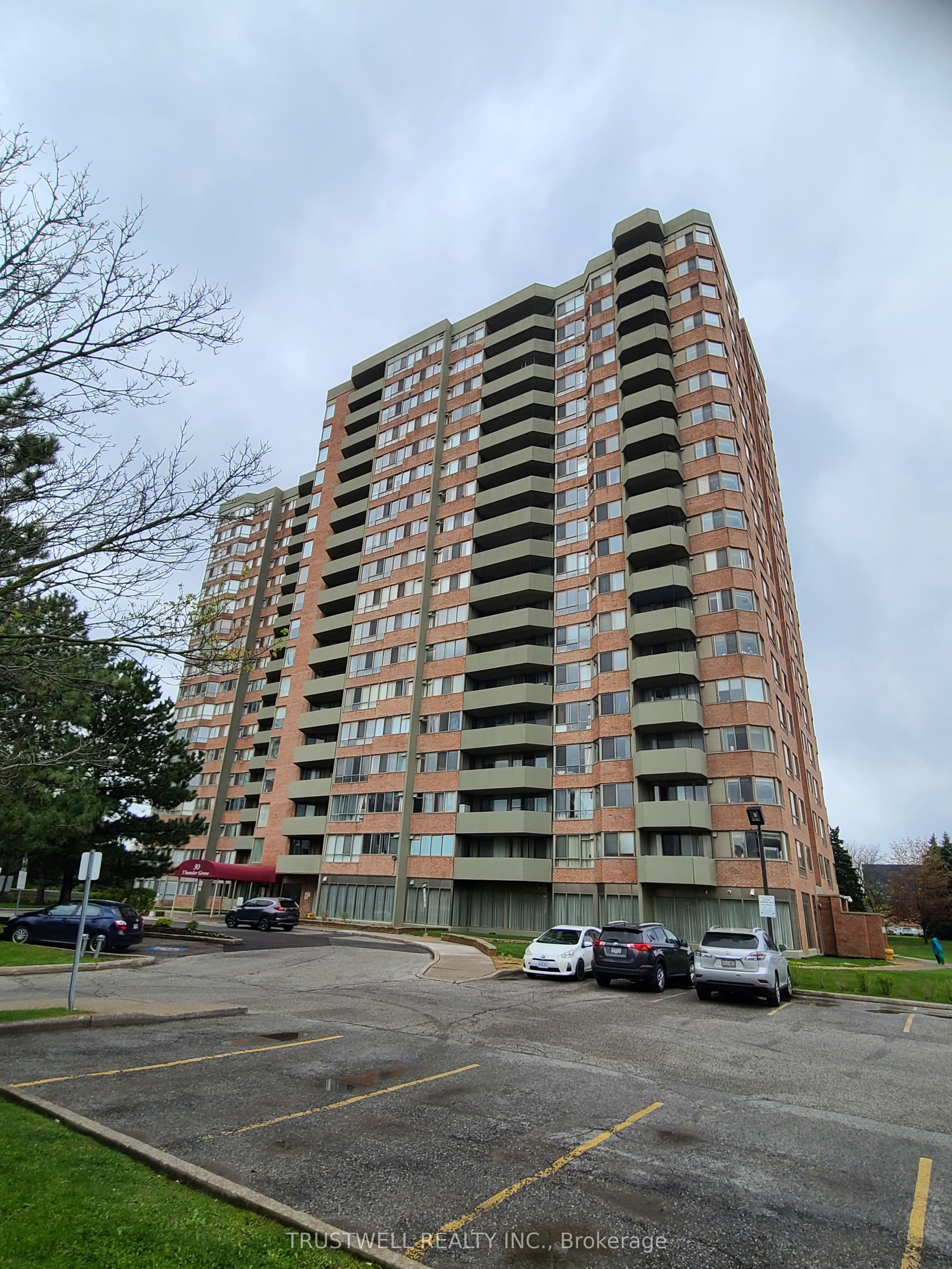 Unit 1010 30 Thunder Grove photo 1