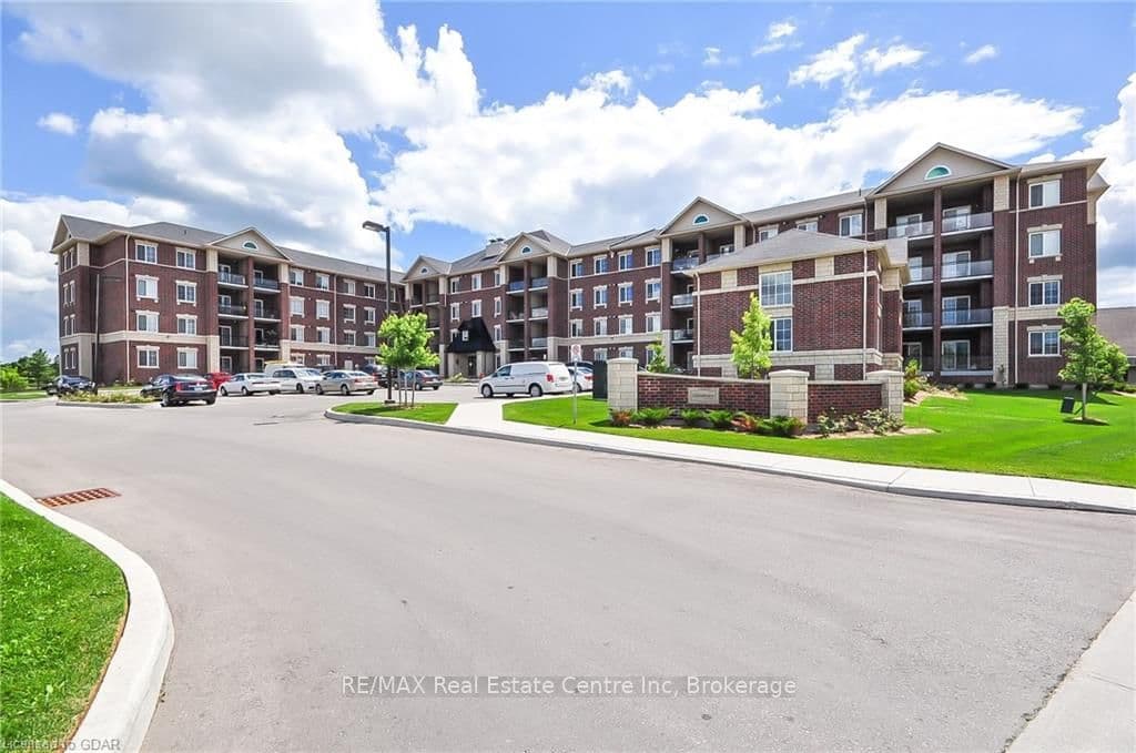 Unit 105 1440 GORDON Street photo 1