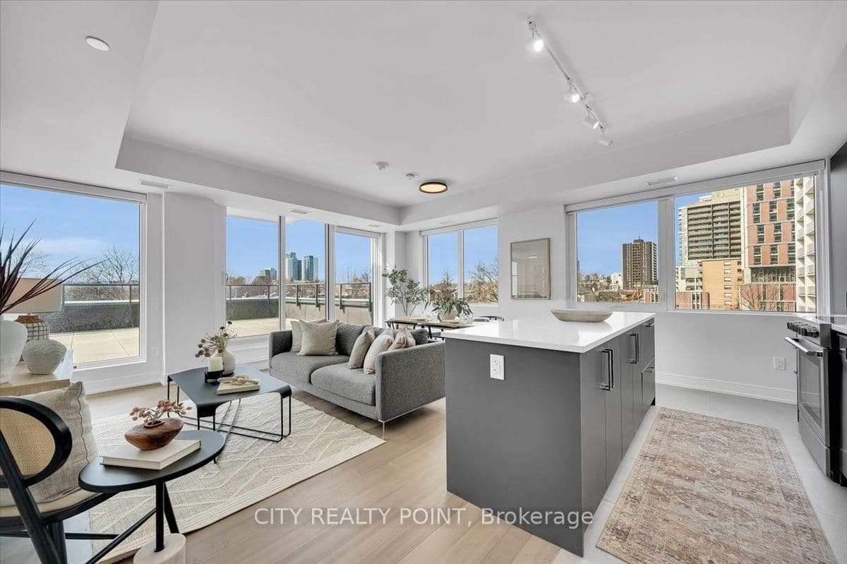 Unit 503 664 Spadina Avenue photo 1