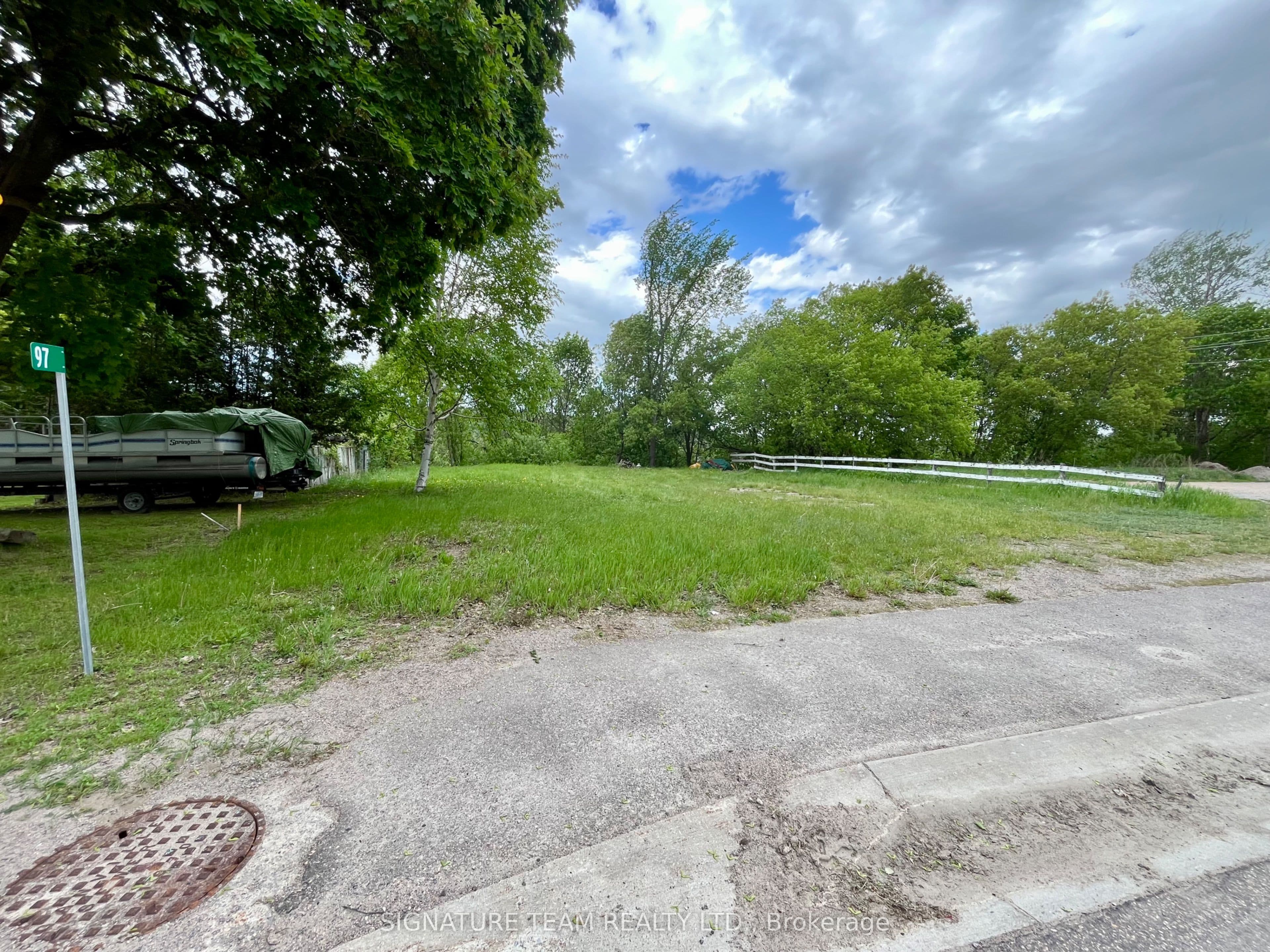 97 Queen Street photo 1