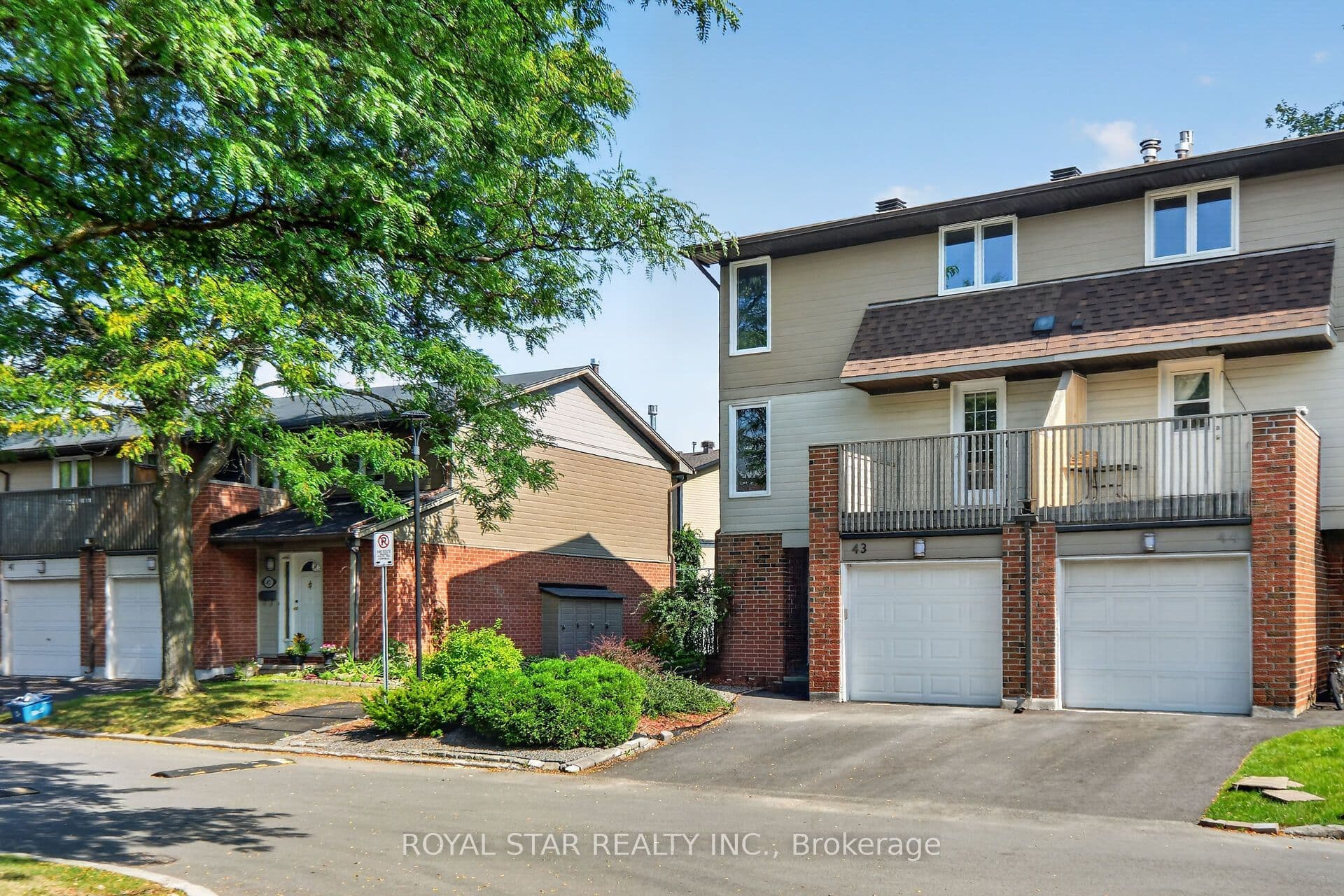 Unit 43 3205 Uplands Drive photo 1