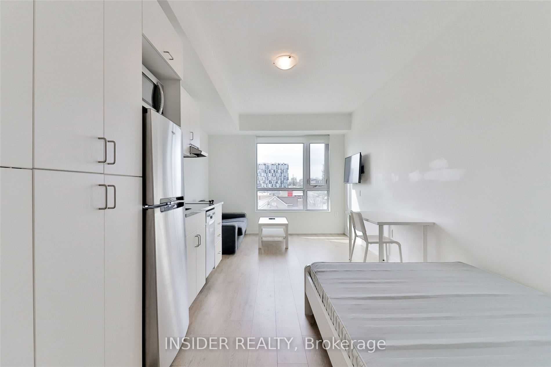 Unit 311 1800 Simcoe Street photo 1