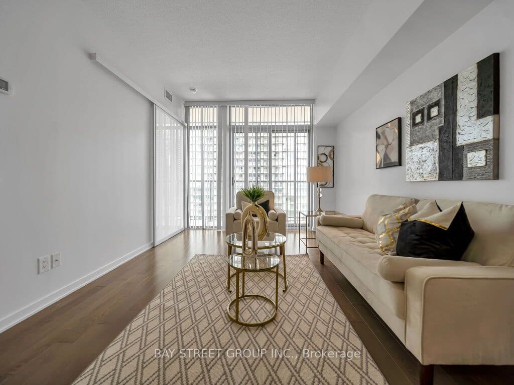 Unit 1501 105 The Queensway Avenue photo 1