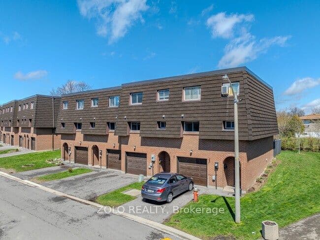 98 Darras Court photo 1