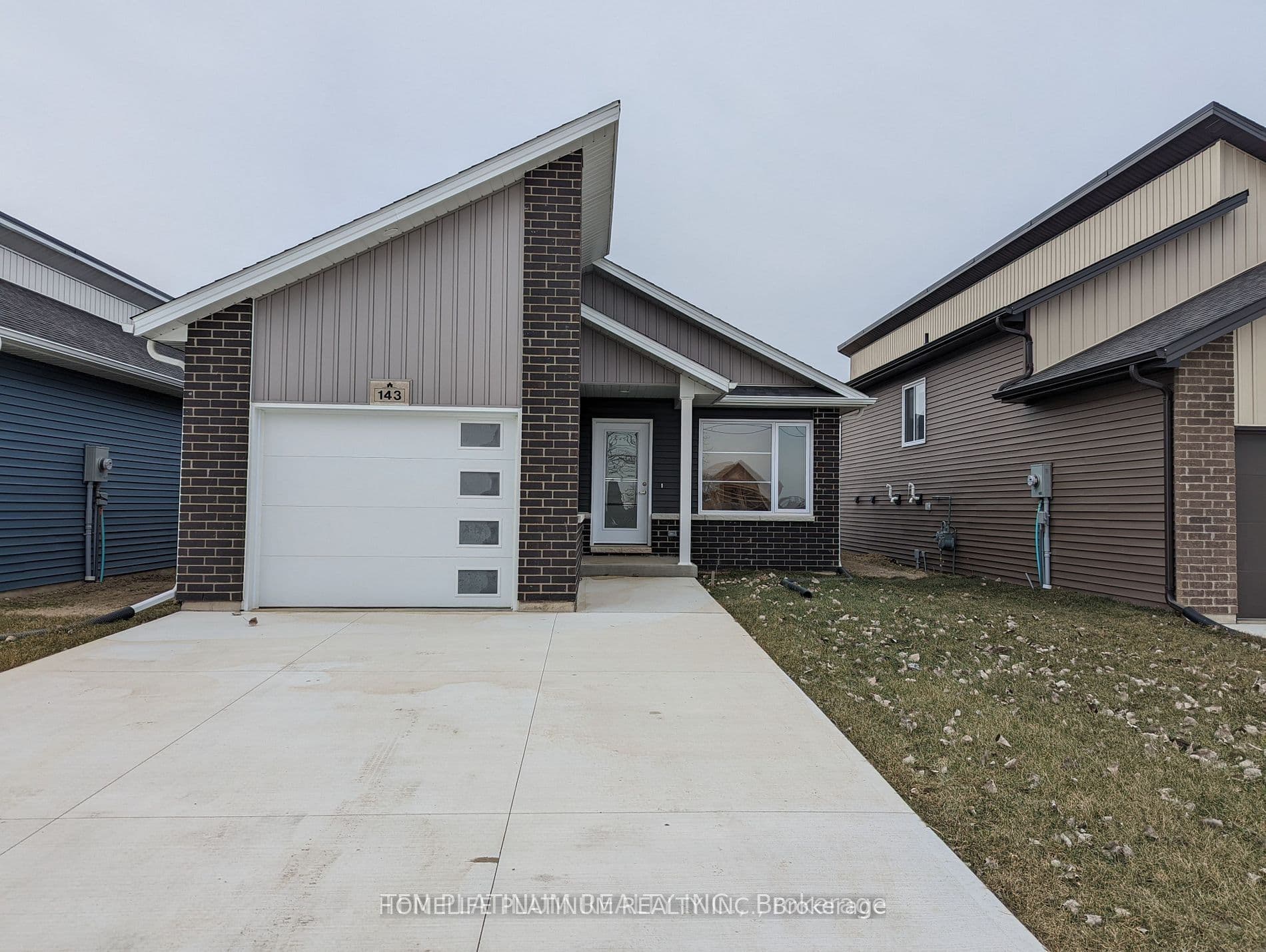 143 Howard Road photo 1