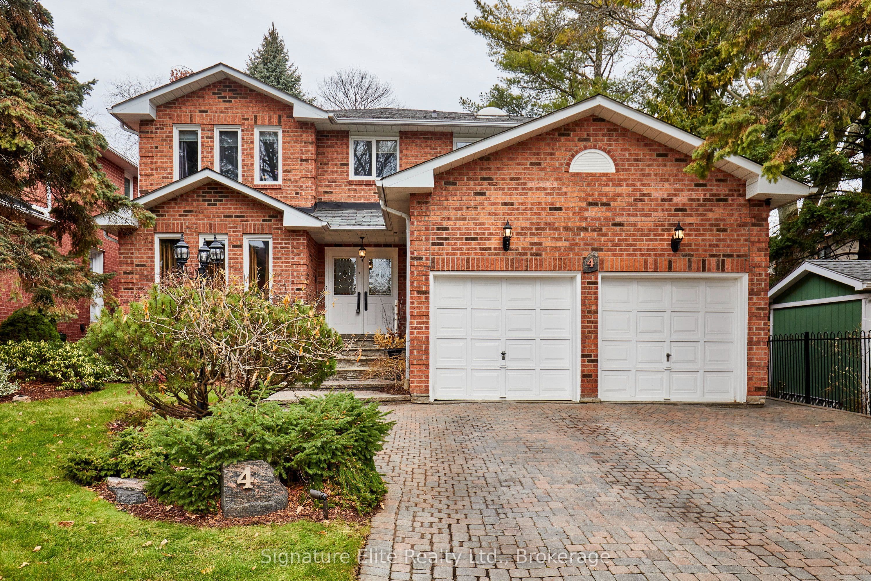 Unit 401 170 Avenue Road photo 1