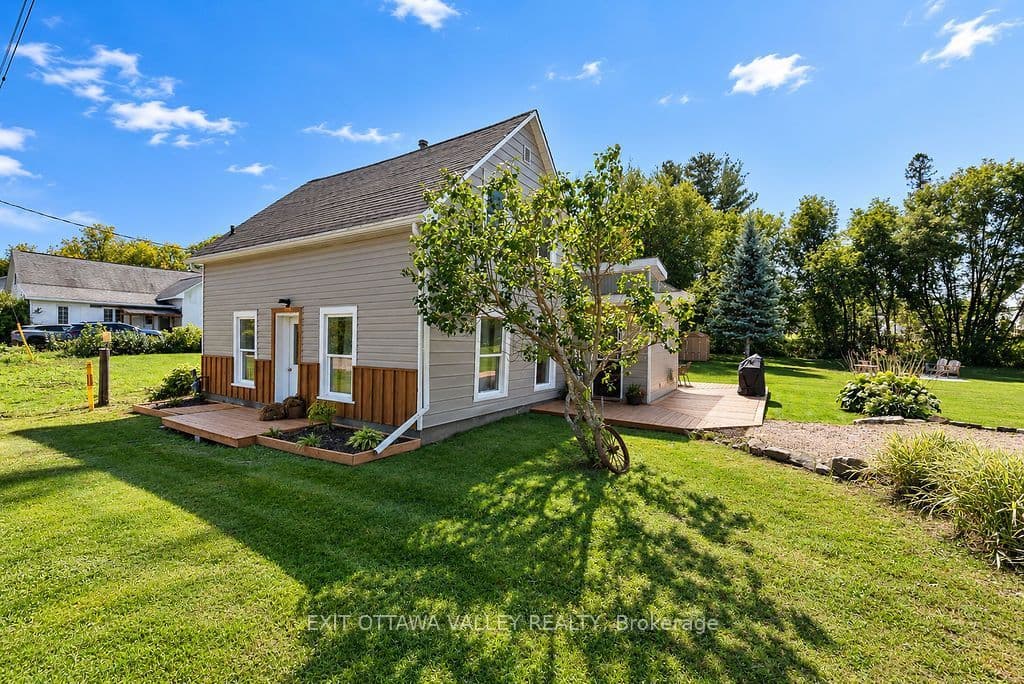 733 Calvin Road photo 1