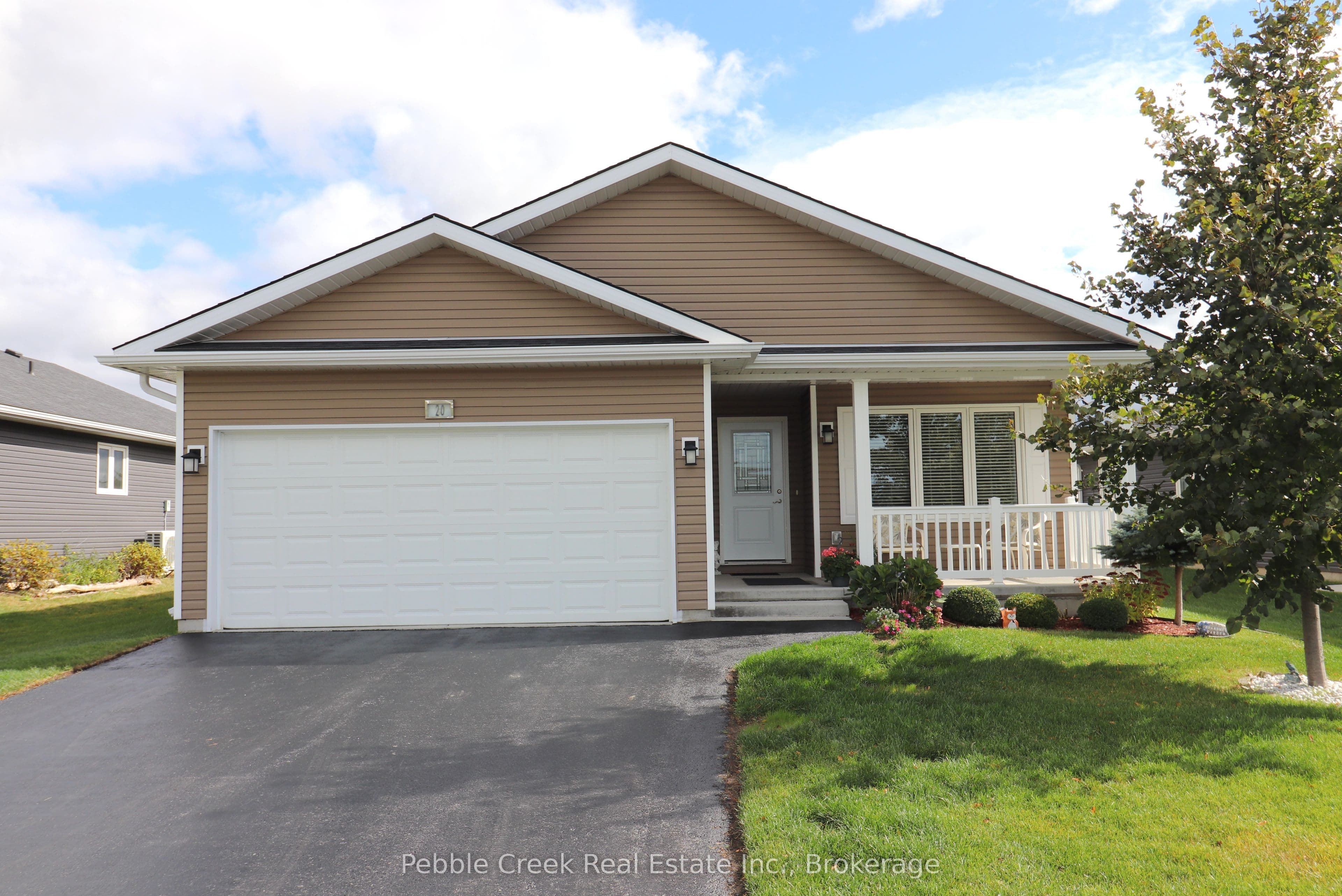 20 Huron Heights Drive photo 1