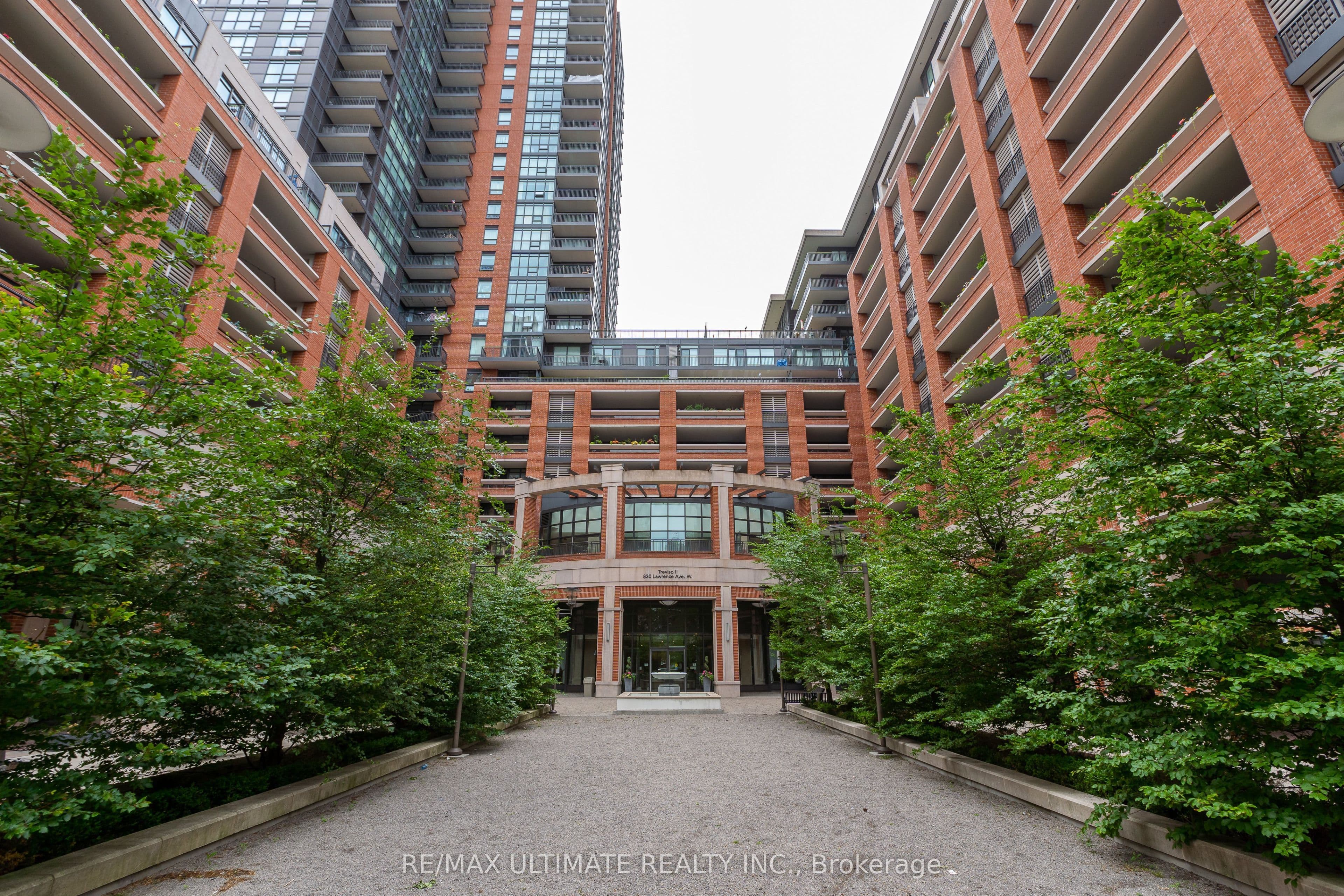 Unit 308 830 Lawrence Avenue photo 1