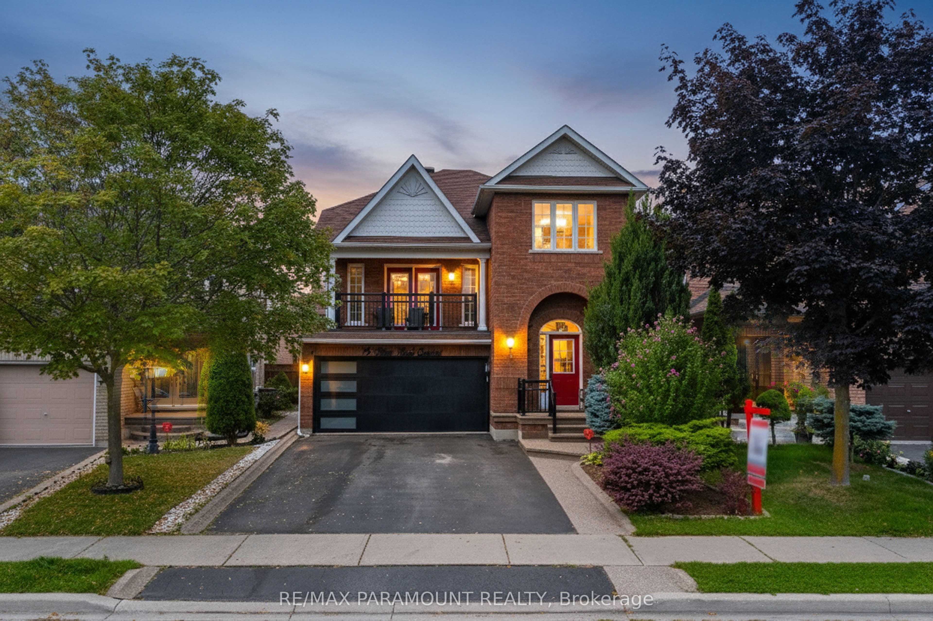 19 River Rock Crescent photo 1