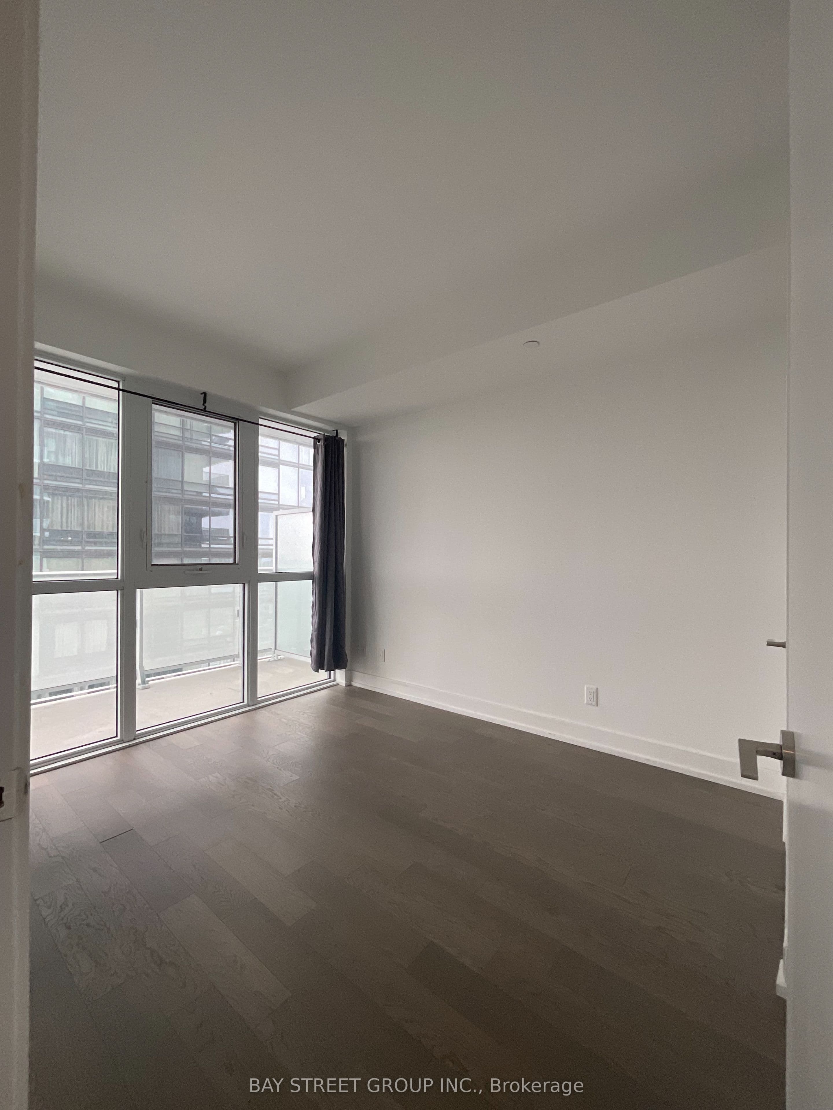 Unit 5213 7 Grenville Street photo 1