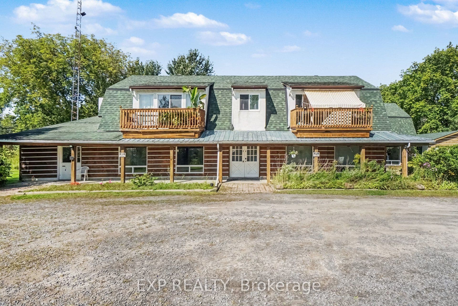 Unit 3 589 Russell Road photo 1