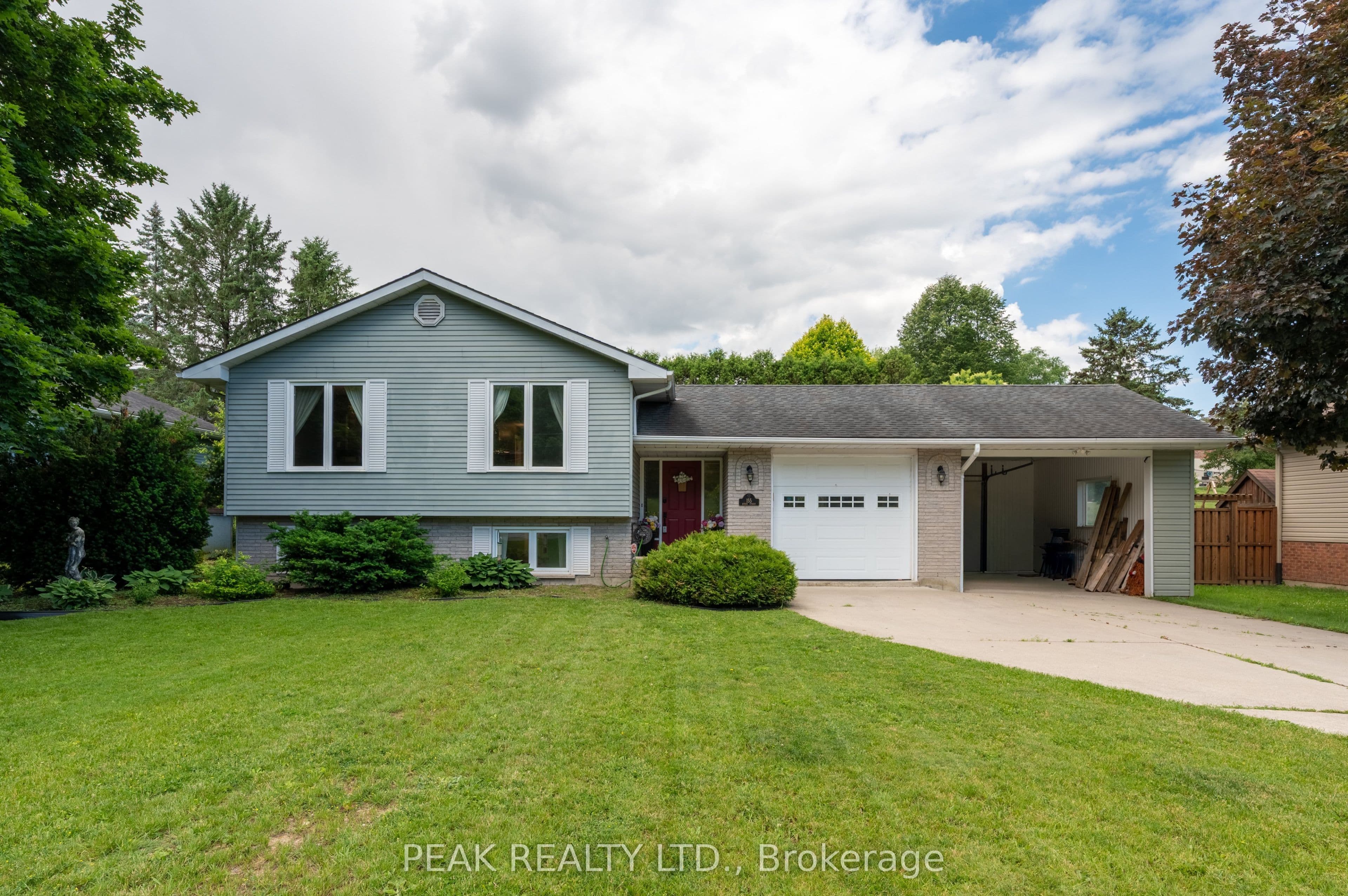 155 Huron Street photo 1