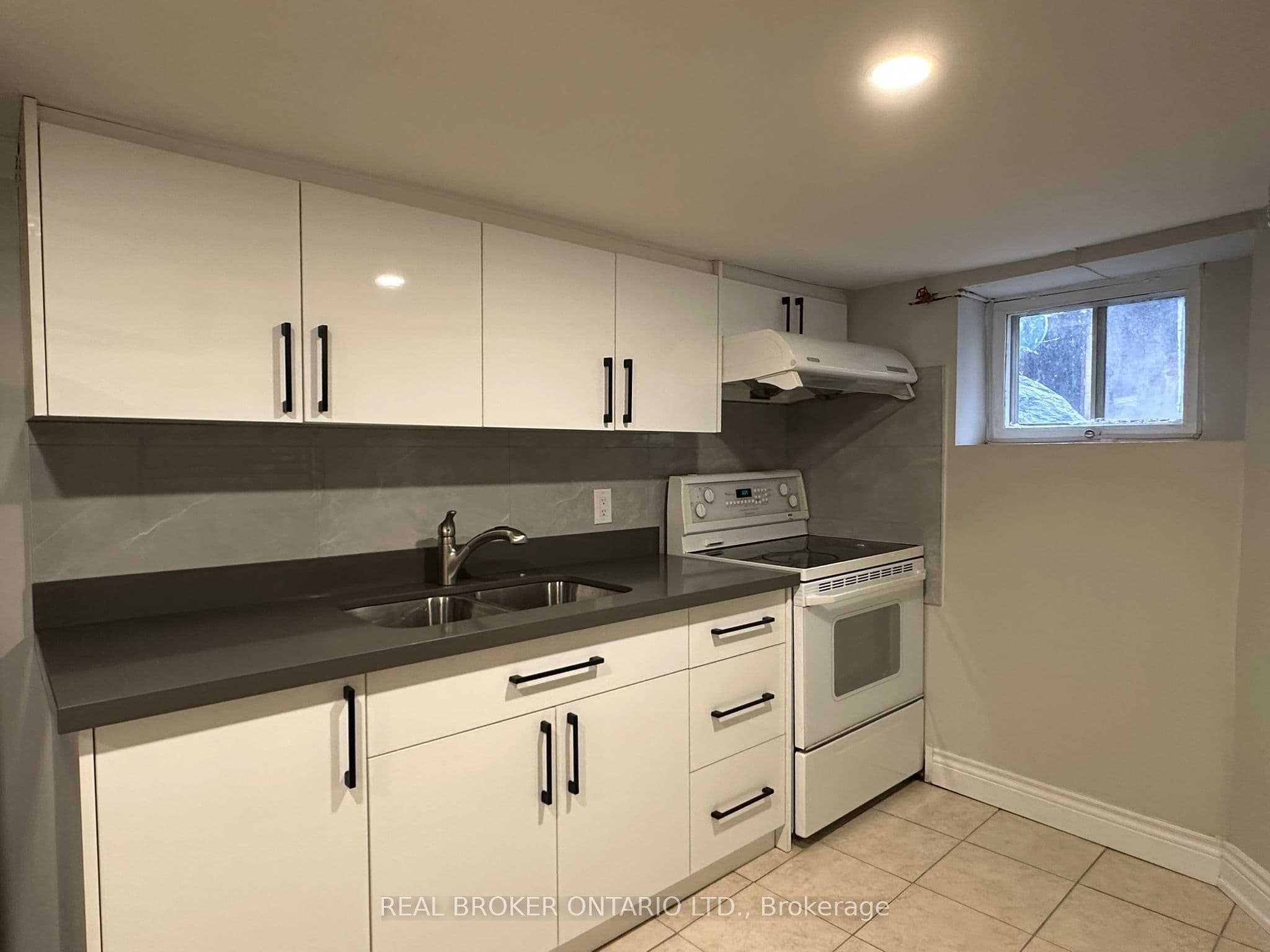 Unit Bsmt 129 Wolseley Street photo 1