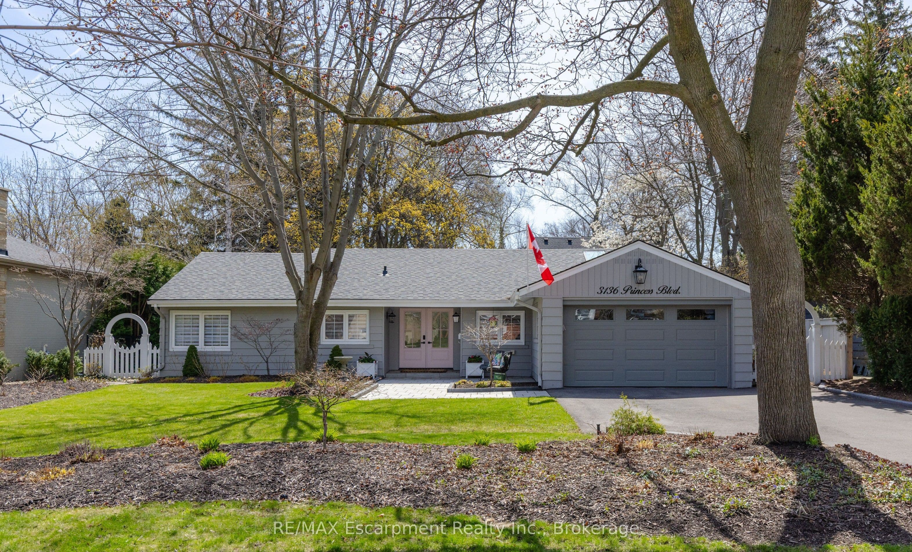 3136 Princess Boulevard photo 1