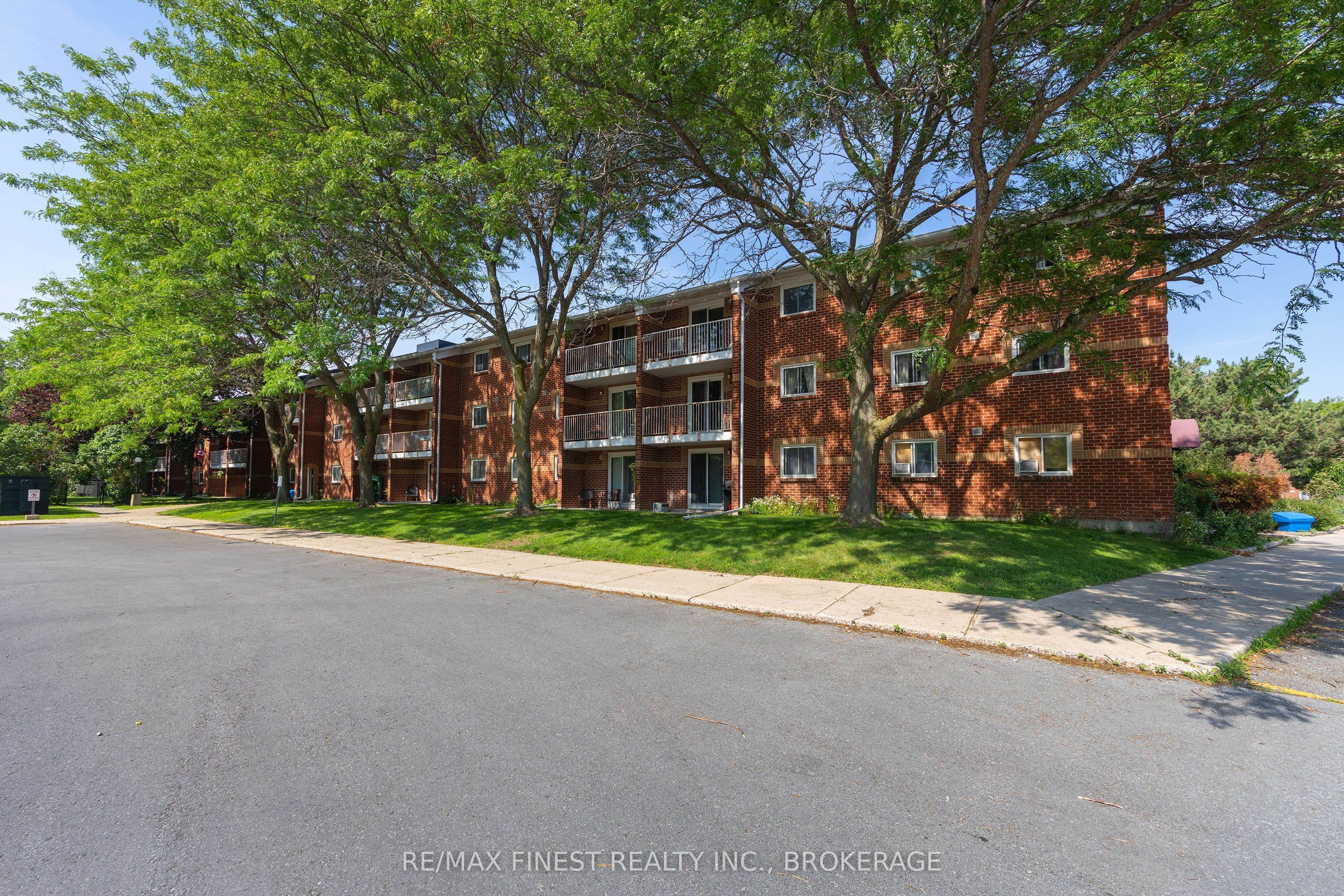 Unit 206 573 ARMSTRONG Road photo 1