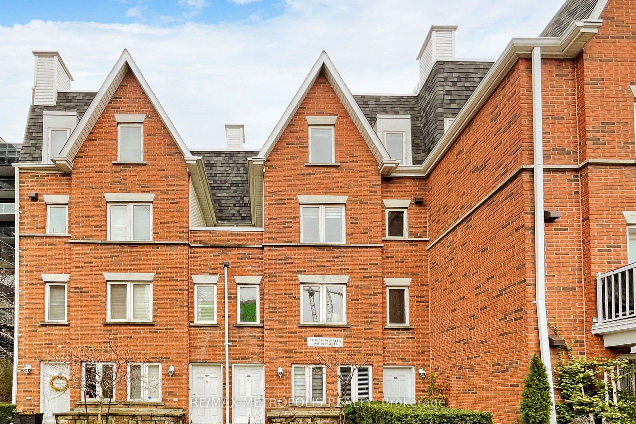 Unit 404 12 Sudbury Street photo 1