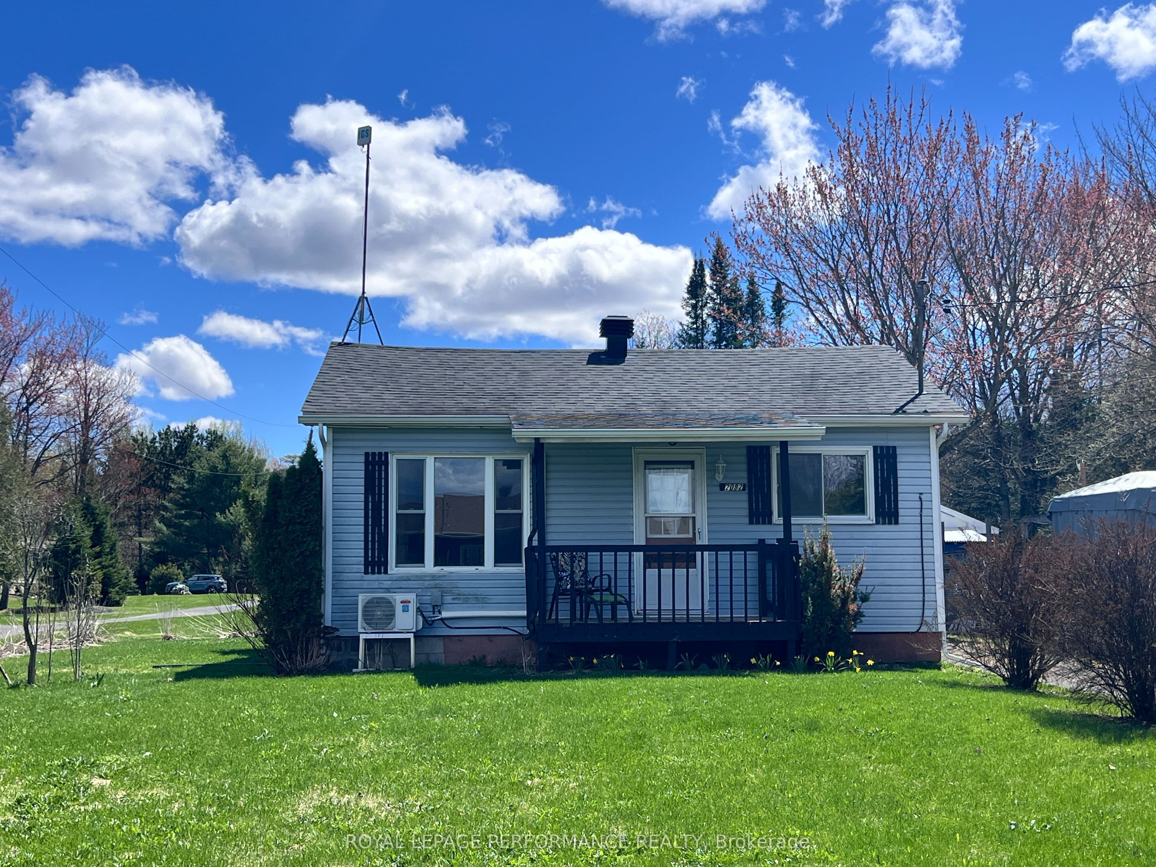 2082 Sandy Hill Road photo 1