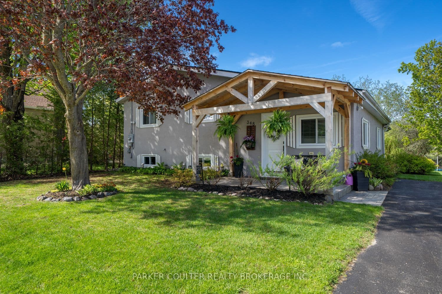 348 Albert Street photo 1