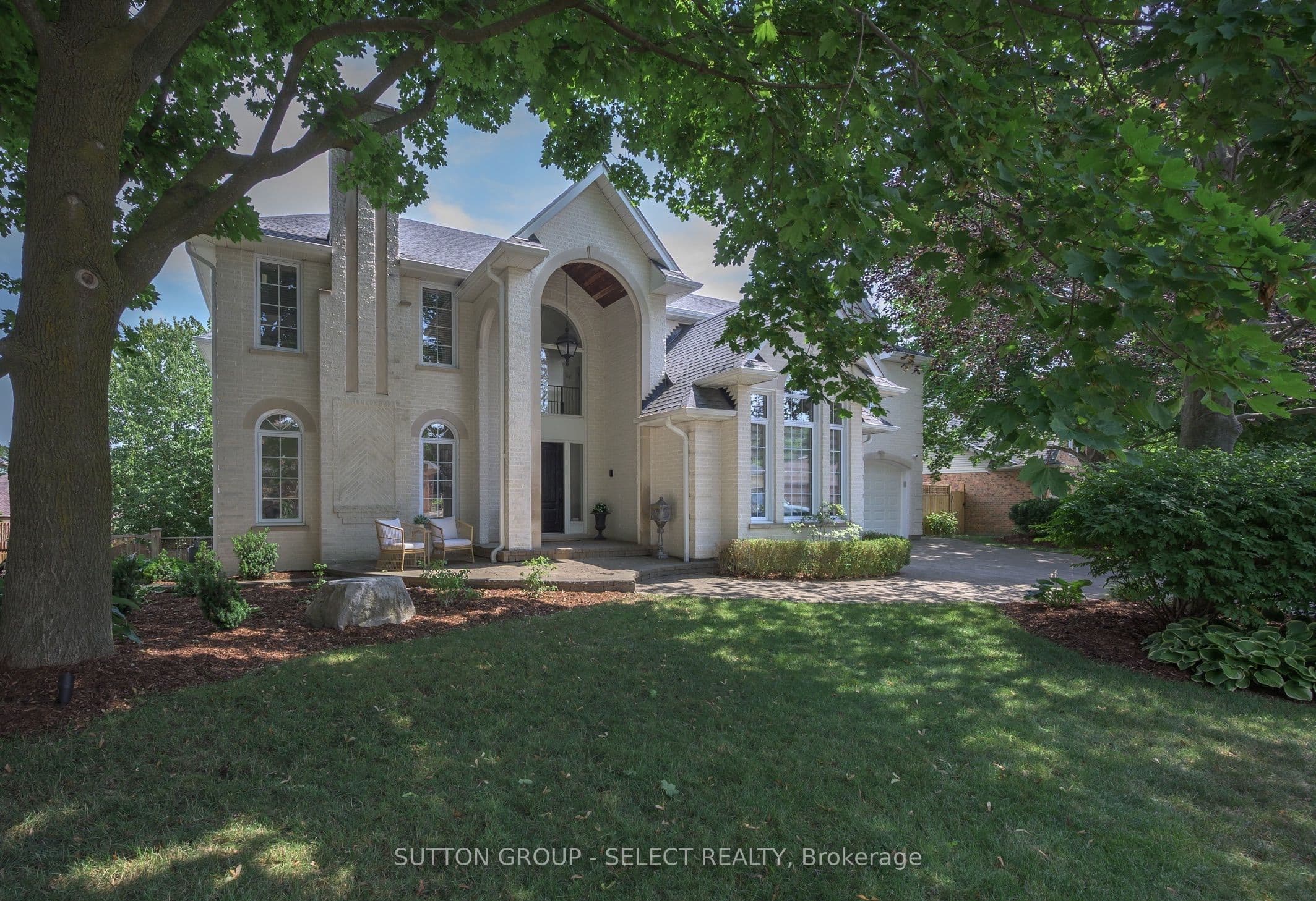 39 Butternut Grove photo 1