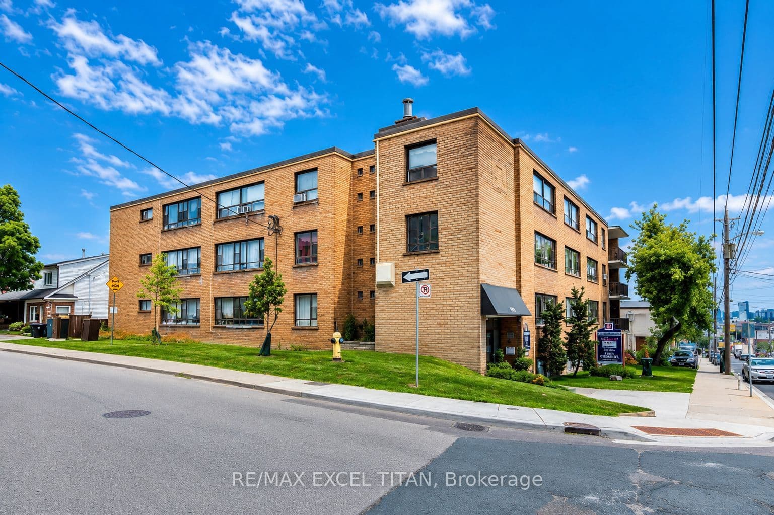 Unit 308 2515 Eglinton Avenue photo 1