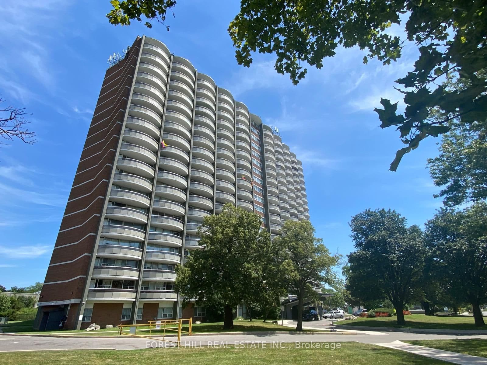 Unit 1206 135 Fenelon Drive photo 1